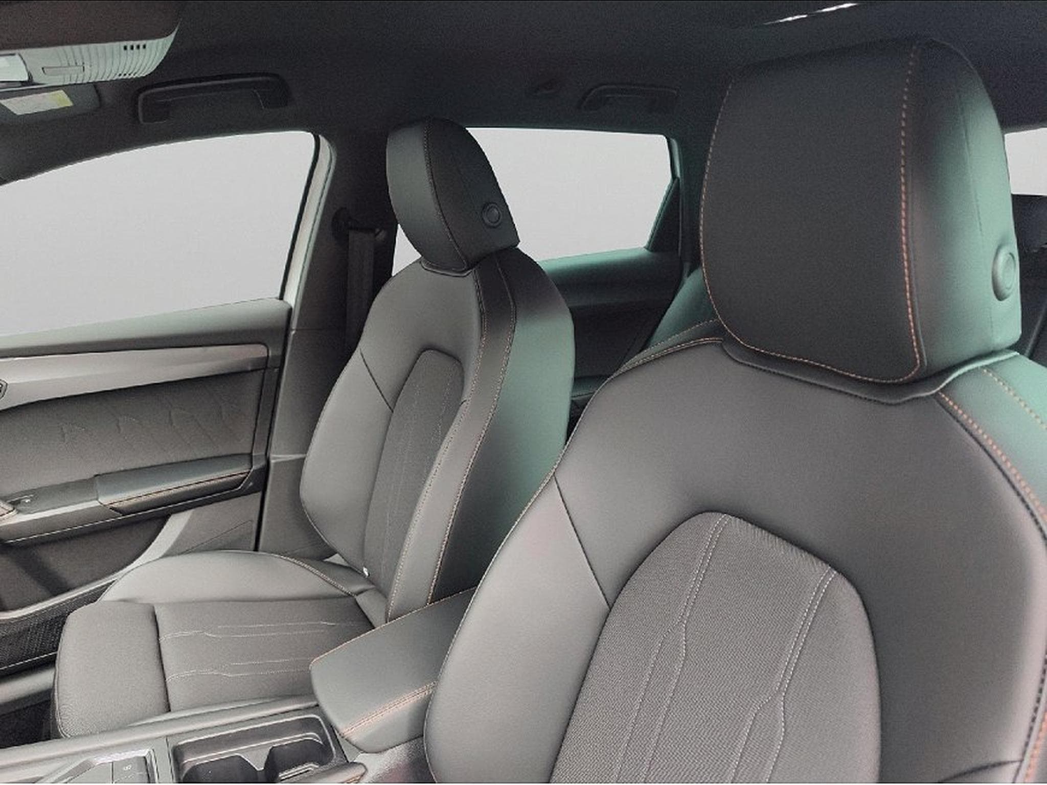 Cupra Leon (2025) - Photo 6