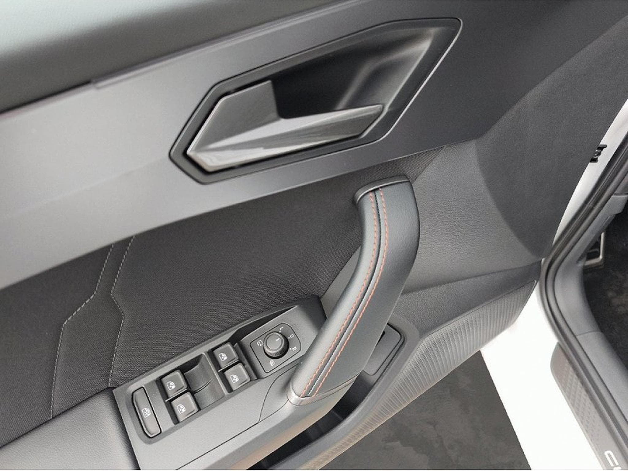 Cupra Leon (2025) - Photo 9