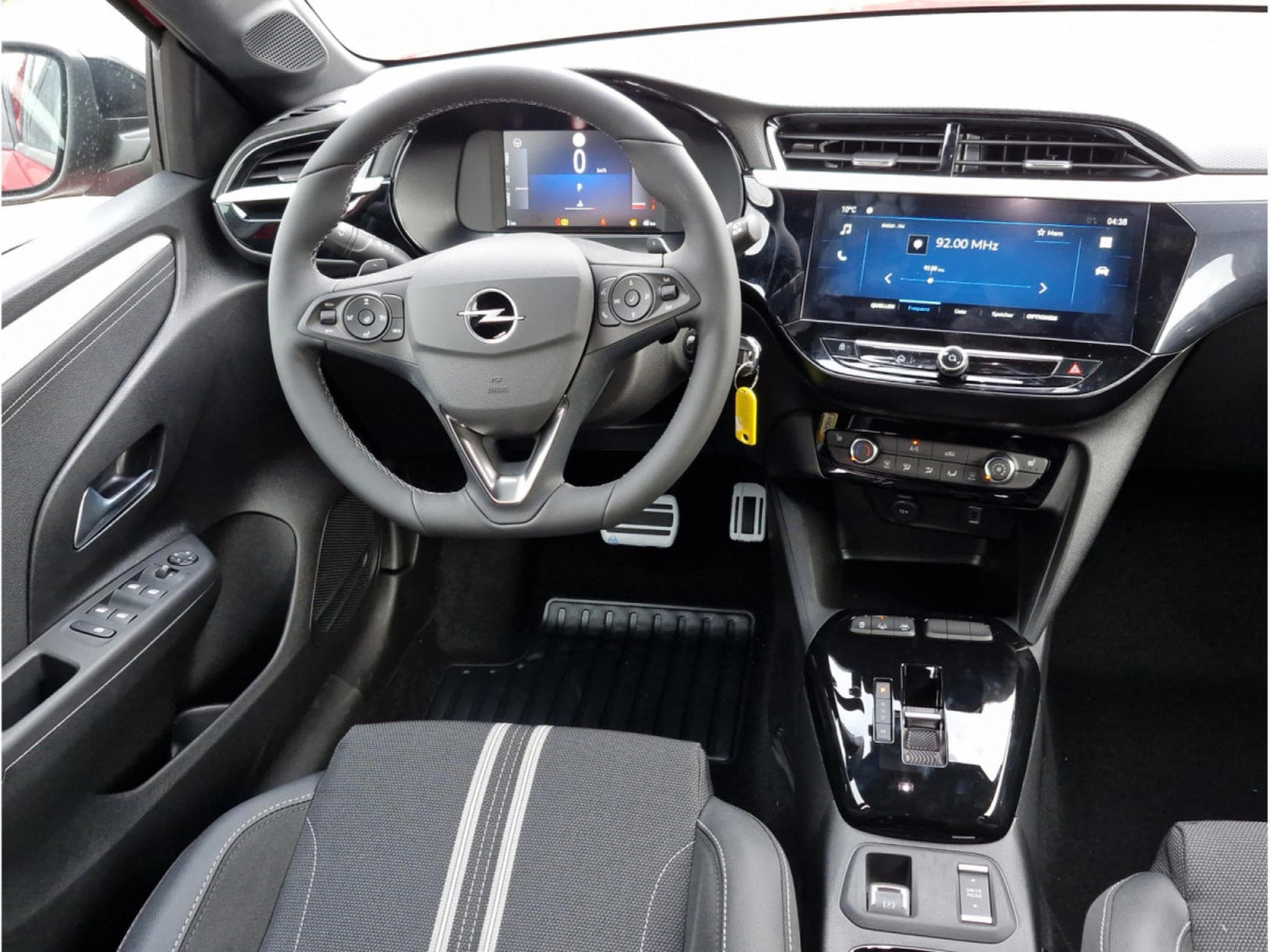 Opel Corsa 1.2 TURBO E-DCT 110  GS (2025) - Photo 4