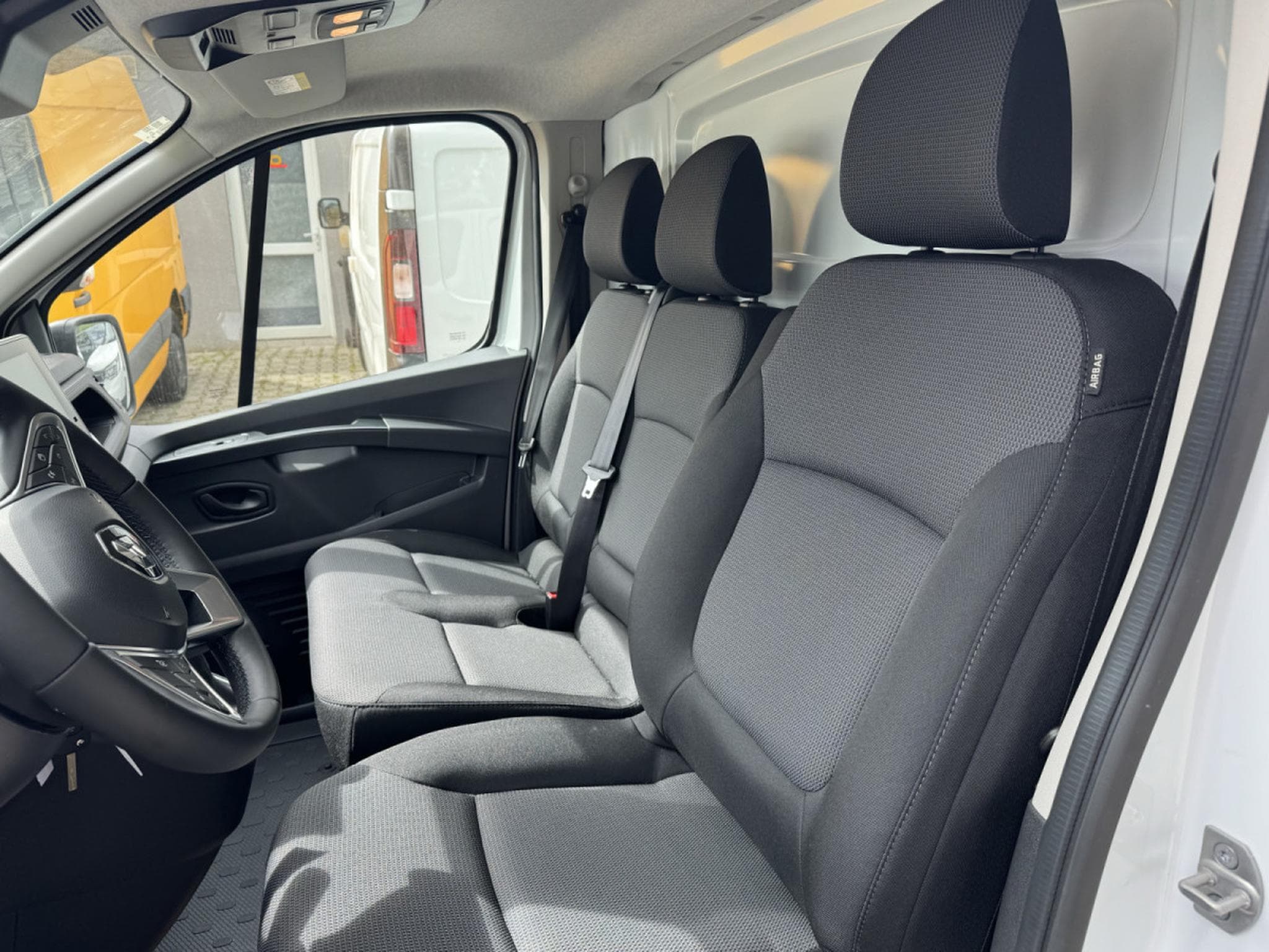 Renault Trafic 2.0 Dci 130  L2H1 (2026) - Foto 14