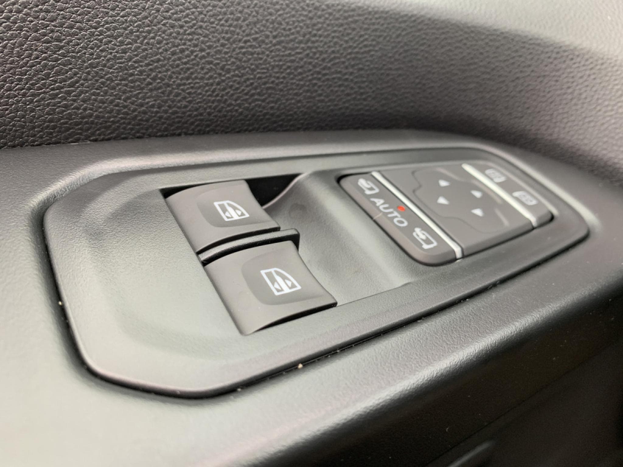 Renault Trafic 2.0 Dci 170 AT9  L2H1 (2025) - Foto 14