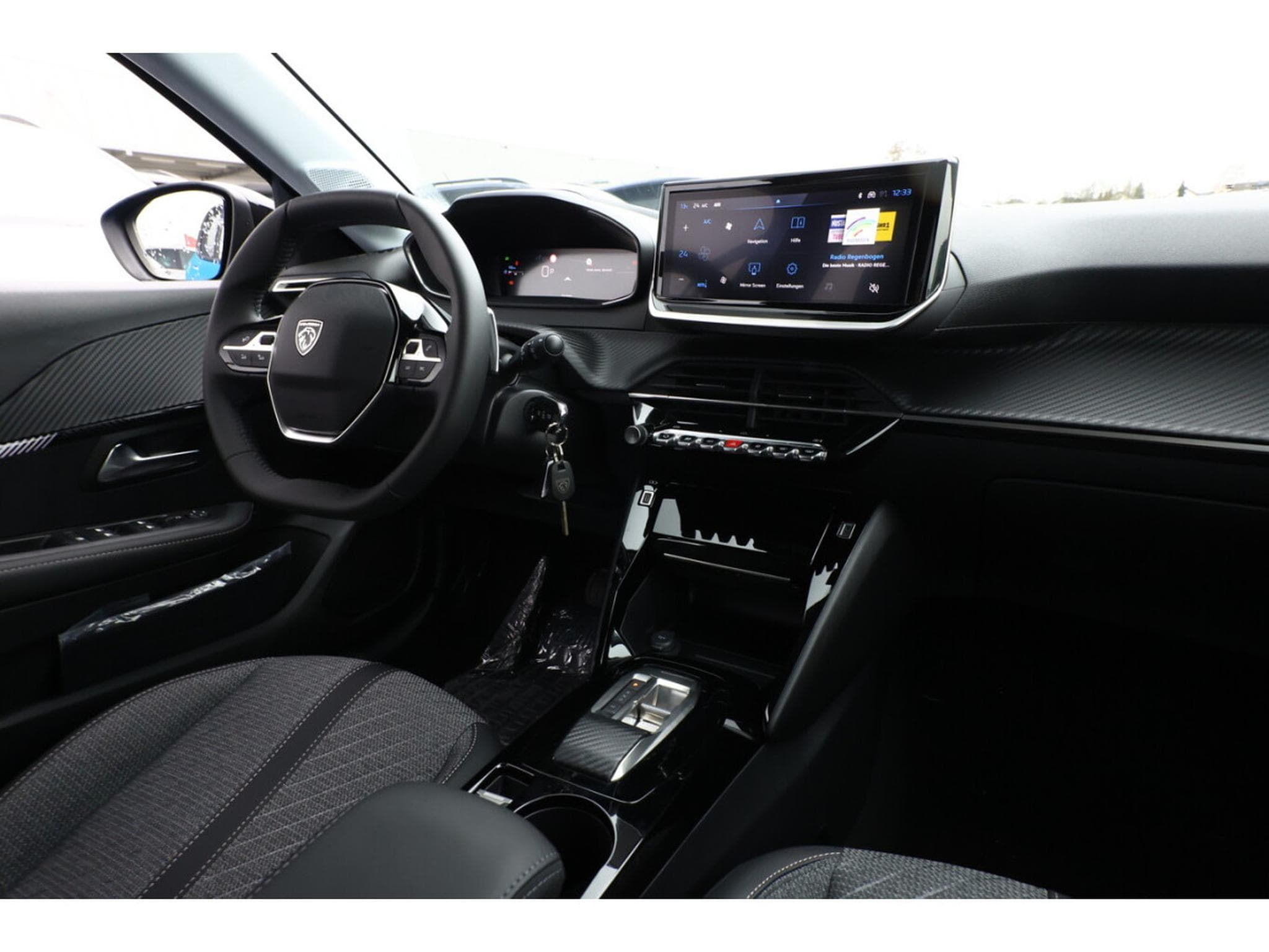 Peugeot 208 1.2 Hybrid e-DSC6 145 Allure (2025) - Photo 9