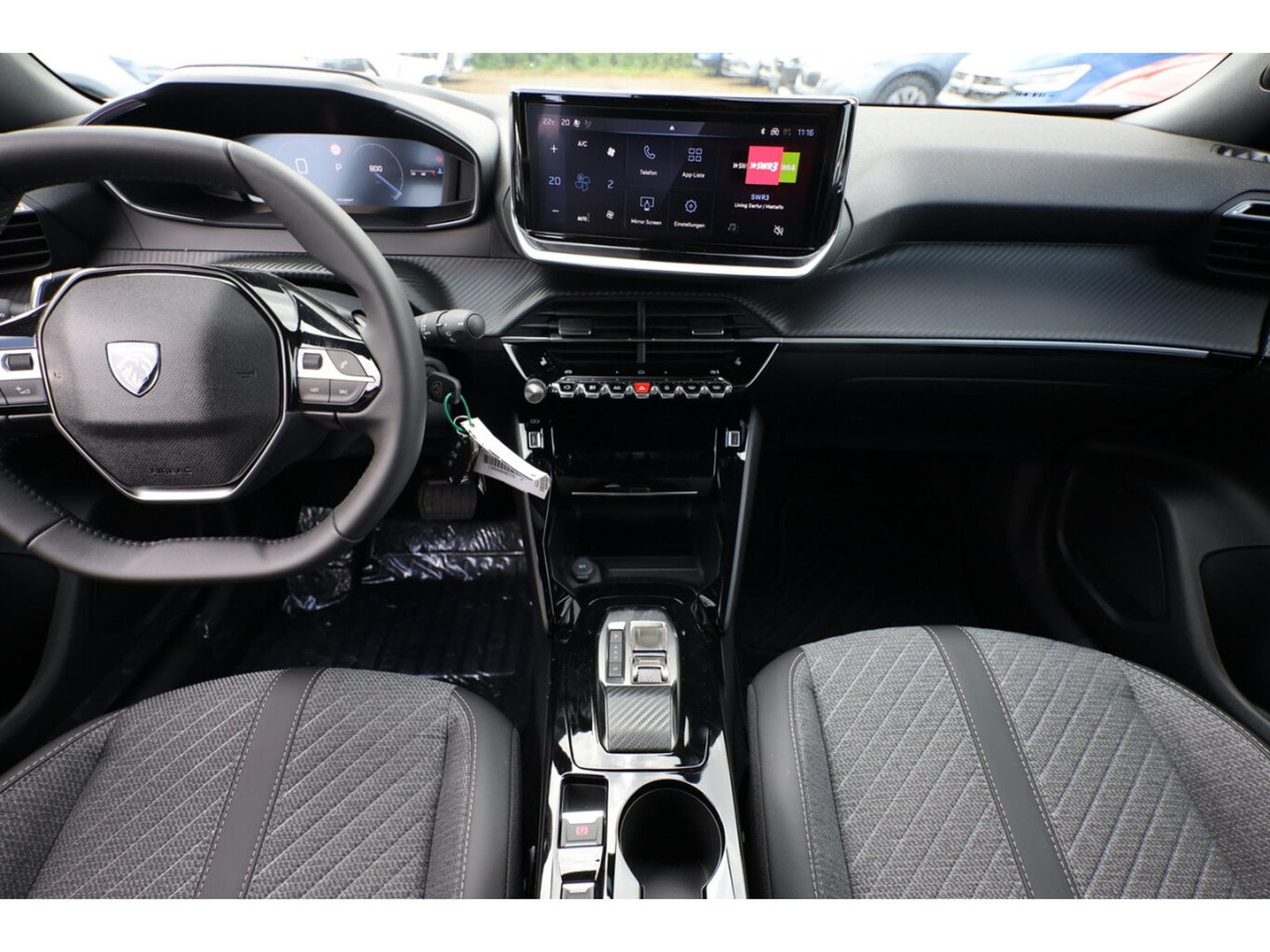 Peugeot 2008 1.2 Hybrid e-DSC6 145 Allure (2025) - Photo 8