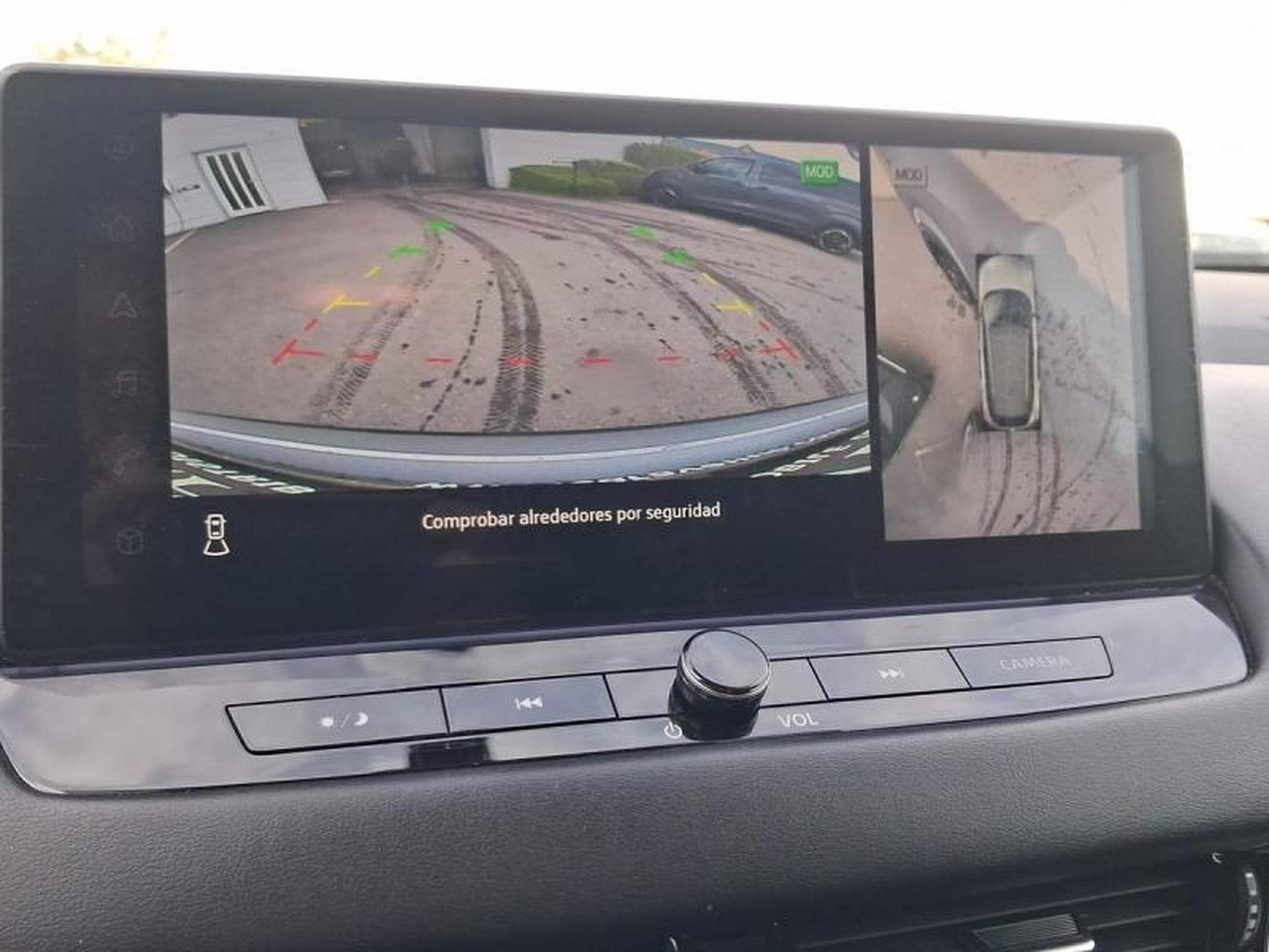 NISSAN Qashqai 1.3 Mild Hybrid 158ch N-Connecta Xtronic (2022) - Photo 11