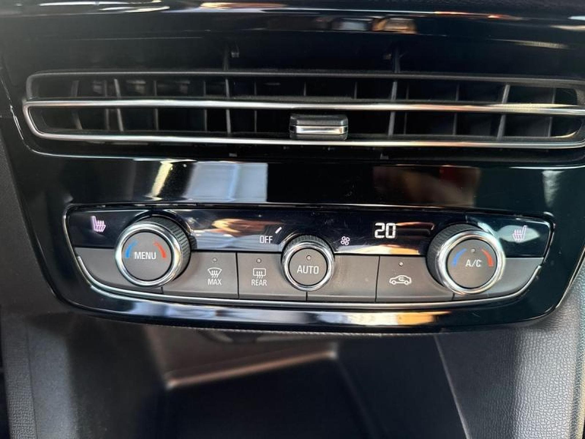 OPEL Mokka Mokka-e 136ch Elegance Business (2022) - Photo 10