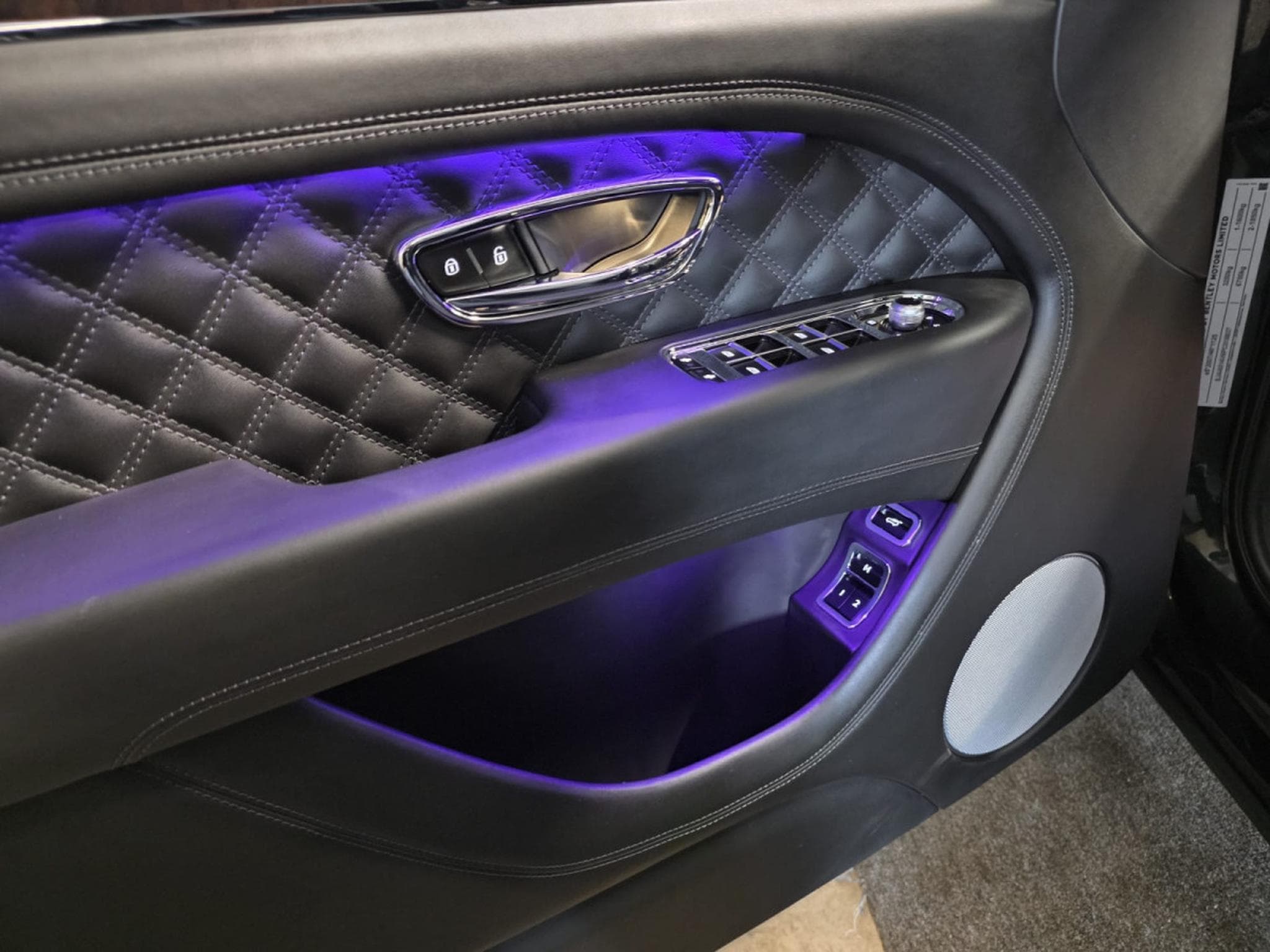 Bentley Bentayga Bentayga 4.0 V8 4WD PANO CUIR COC SOFTCLOSE (2023) - Photo 19