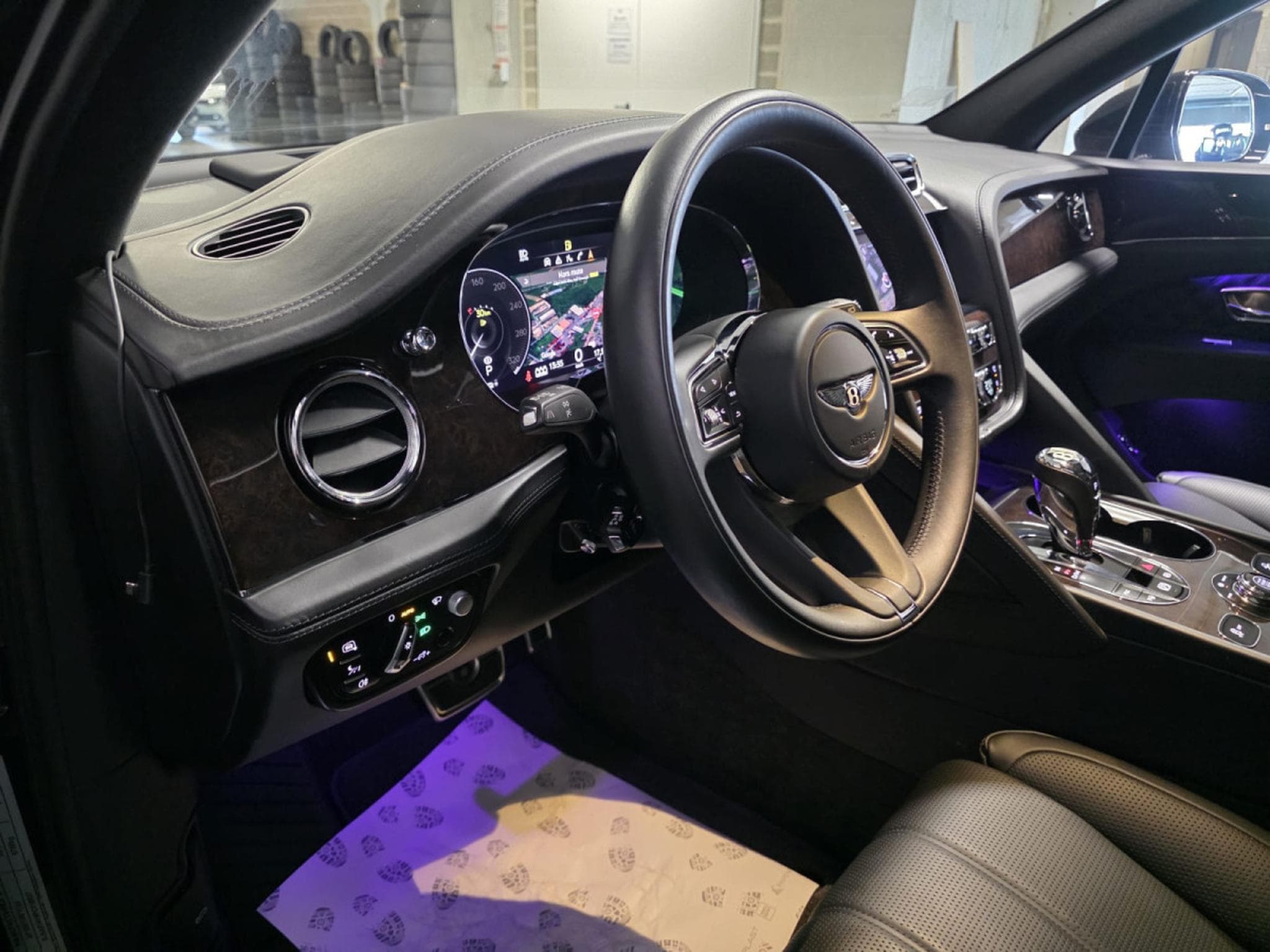 Bentley Bentayga Bentayga 4.0 V8 4WD PANO CUIR COC SOFTCLOSE (2023) - Photo 20