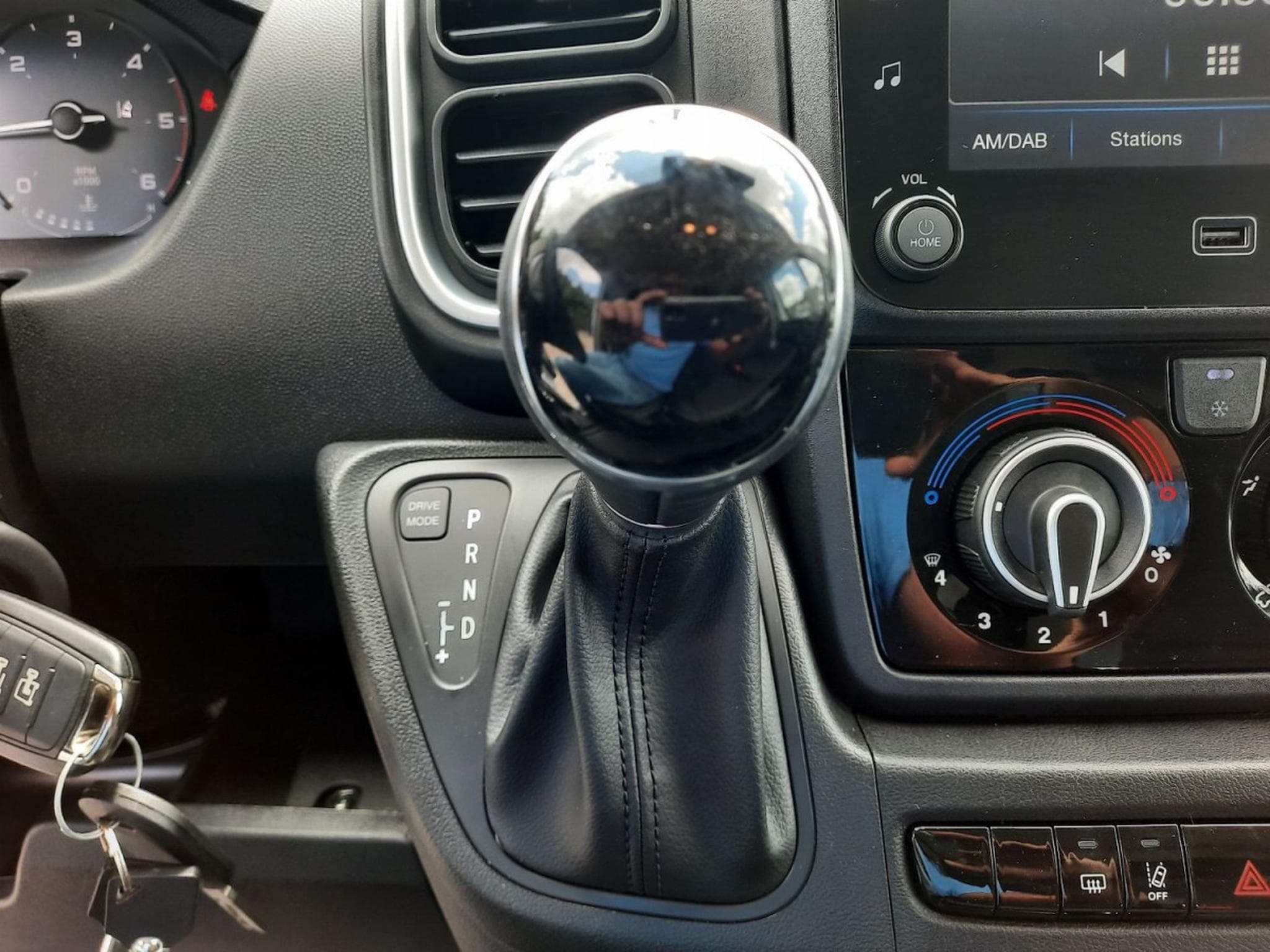 Peugeot Boxer 2.2 BlueHDI EAT8 190 L4H3 335 (2026) - Foto 21