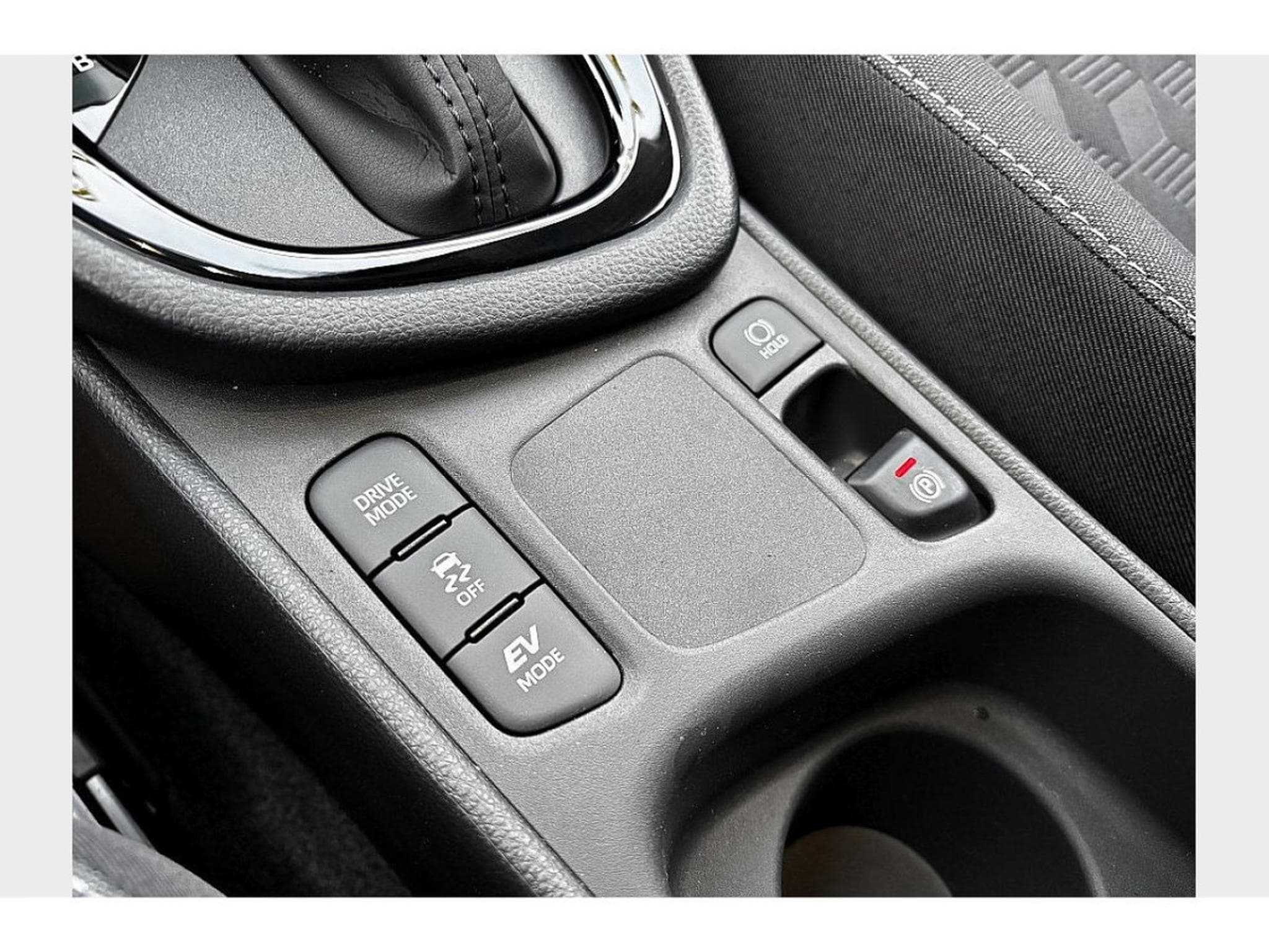 Toyota Yaris 1.5 VVT-i  116 Hybride Teamplayer (2025) - Photo 9