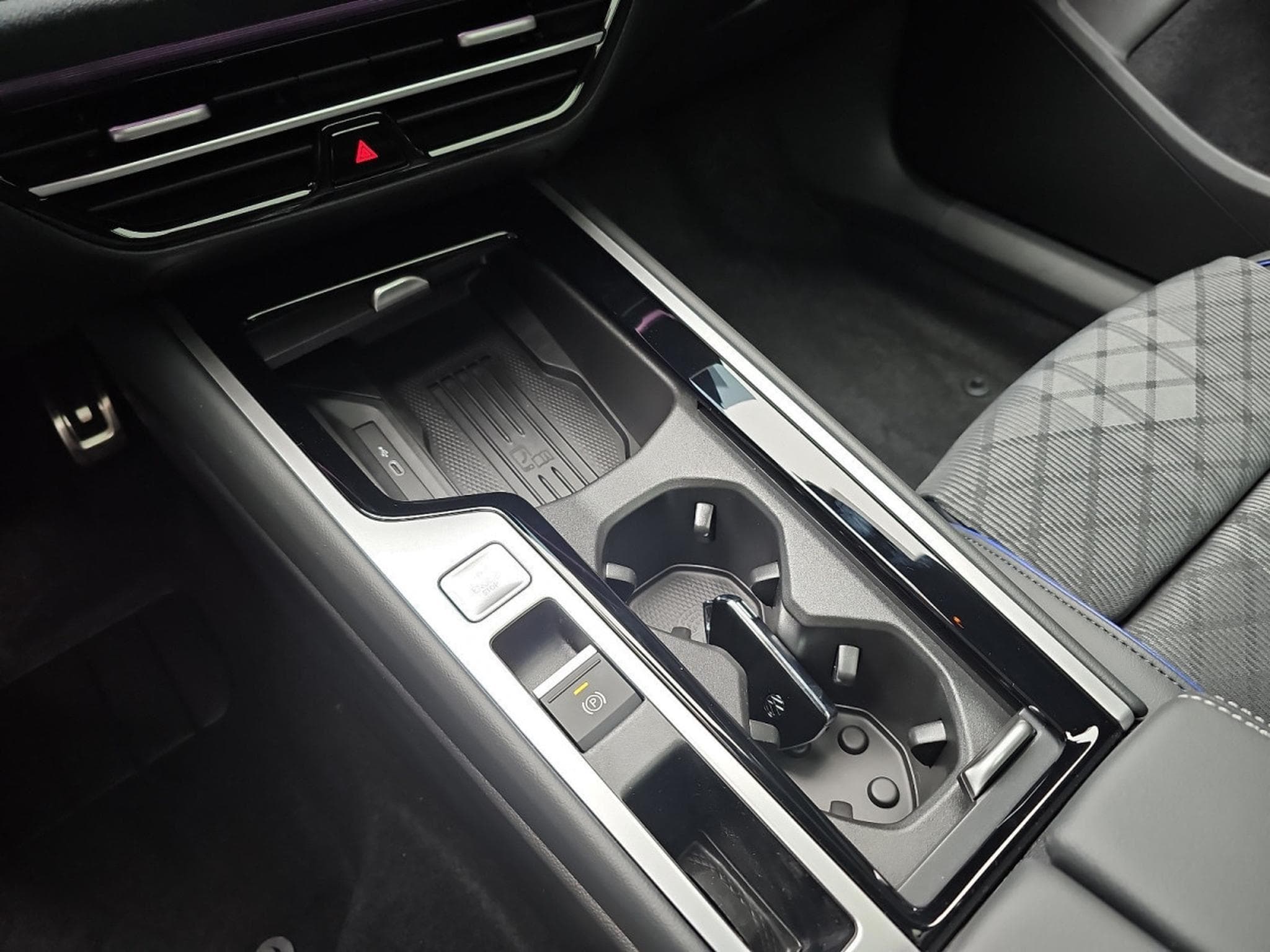 VW Passat 2.0 TDi DSG 150 R-Line (2025) - Foto 11