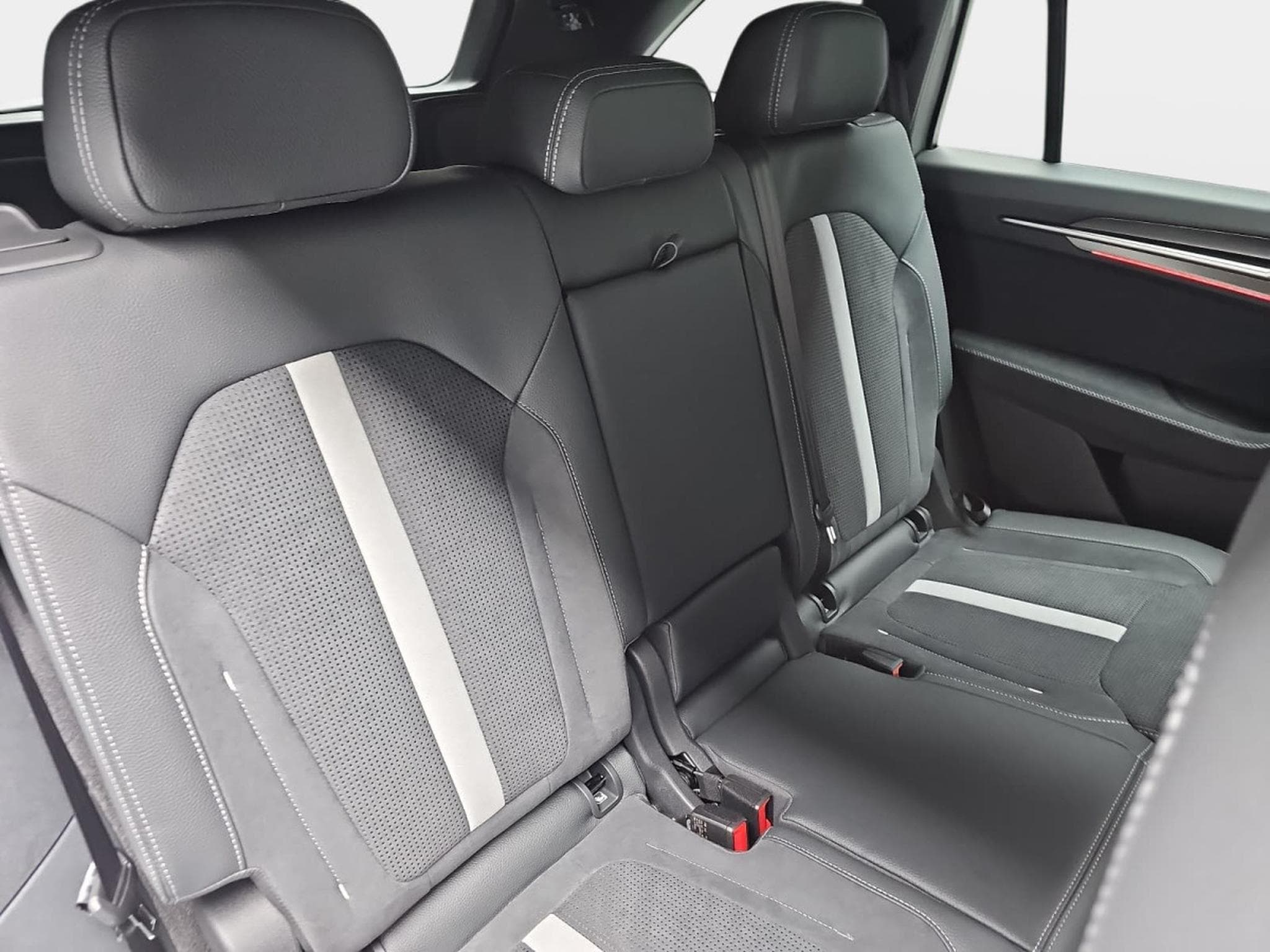 Skoda Kodiaq 1.5 TSi DSG 150 Sportline (2025) - Foto 16