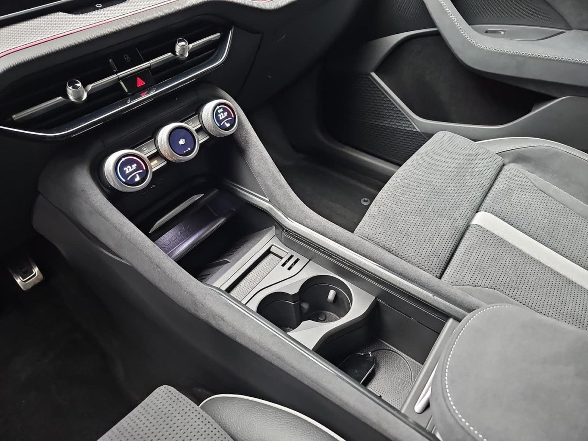 Skoda Kodiaq 1.5 TSi DSG 150 Sportline (2025) - Foto 11