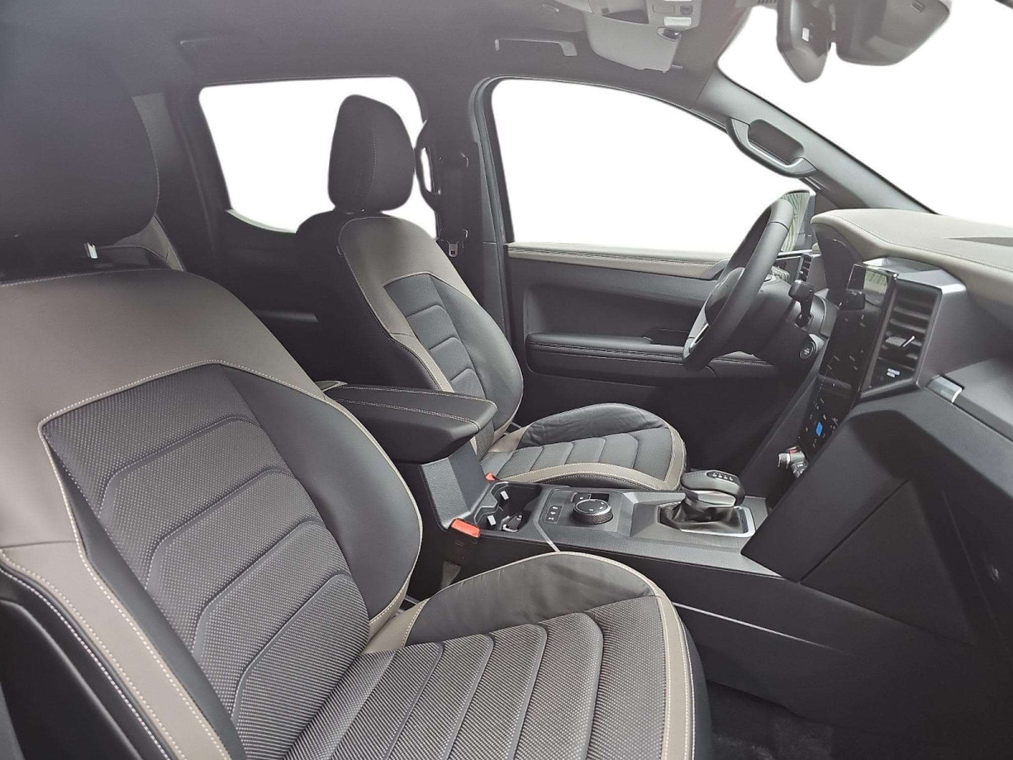 VW Amarok 3.0 TDI AUTO 241 Aventura (2026) - Foto 14