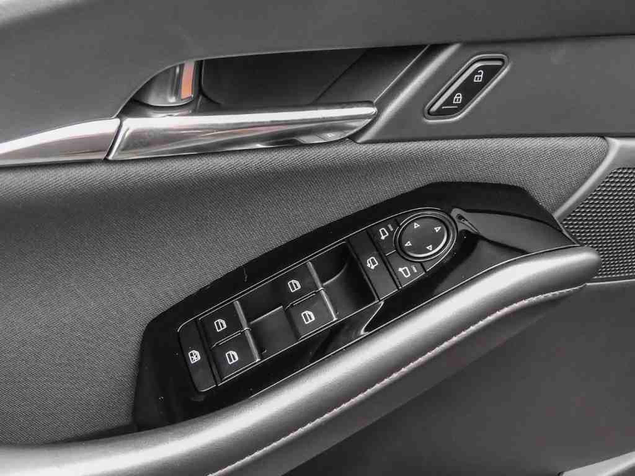 Mazda CX-30 2.5 E-Skyactiv  G 140 Homura (2025) - Foto 15