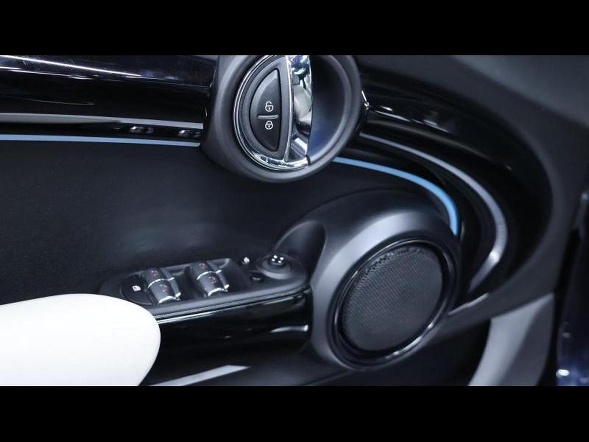 MINI Cooper 1.6 136 Hatch 5 portes Steptronic (2022) - Foto 23