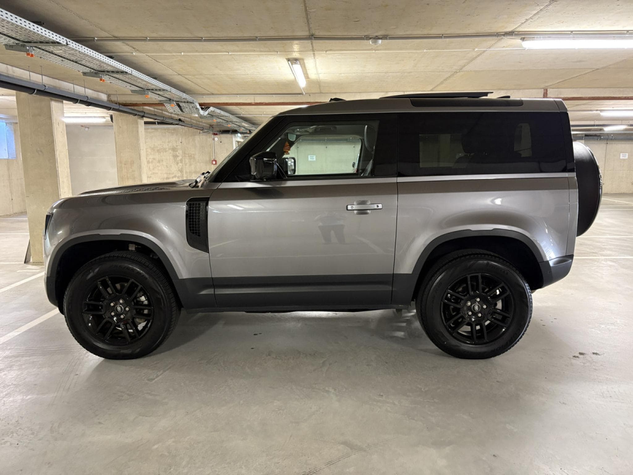 Land-Rover Defender DEFENDER 90 S 3.0 D200/ PANORAMA/ APPLE CAR PLAY/ (2023) - Photo 16