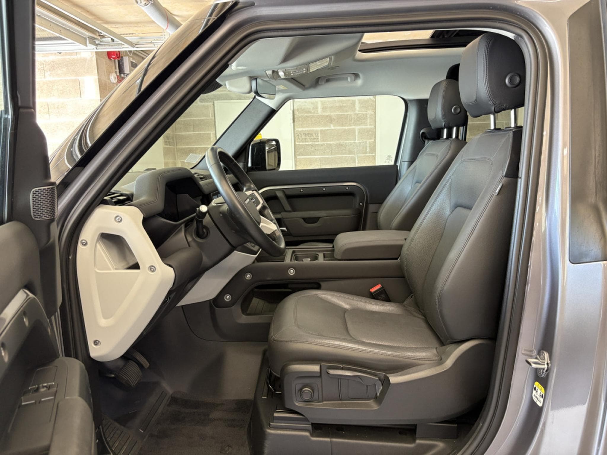 Land-Rover Defender DEFENDER 90 S 3.0 D200/ PANORAMA/ APPLE CAR PLAY/ (2023) - Photo 18