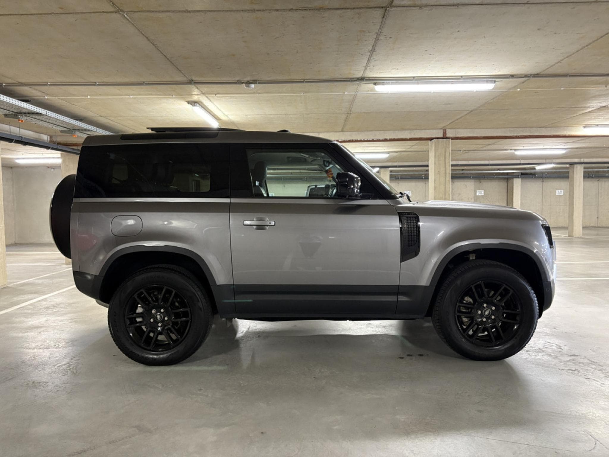 Land-Rover Defender DEFENDER 90 S 3.0 D200/ PANORAMA/ APPLE CAR PLAY/ (2023) - Photo 2