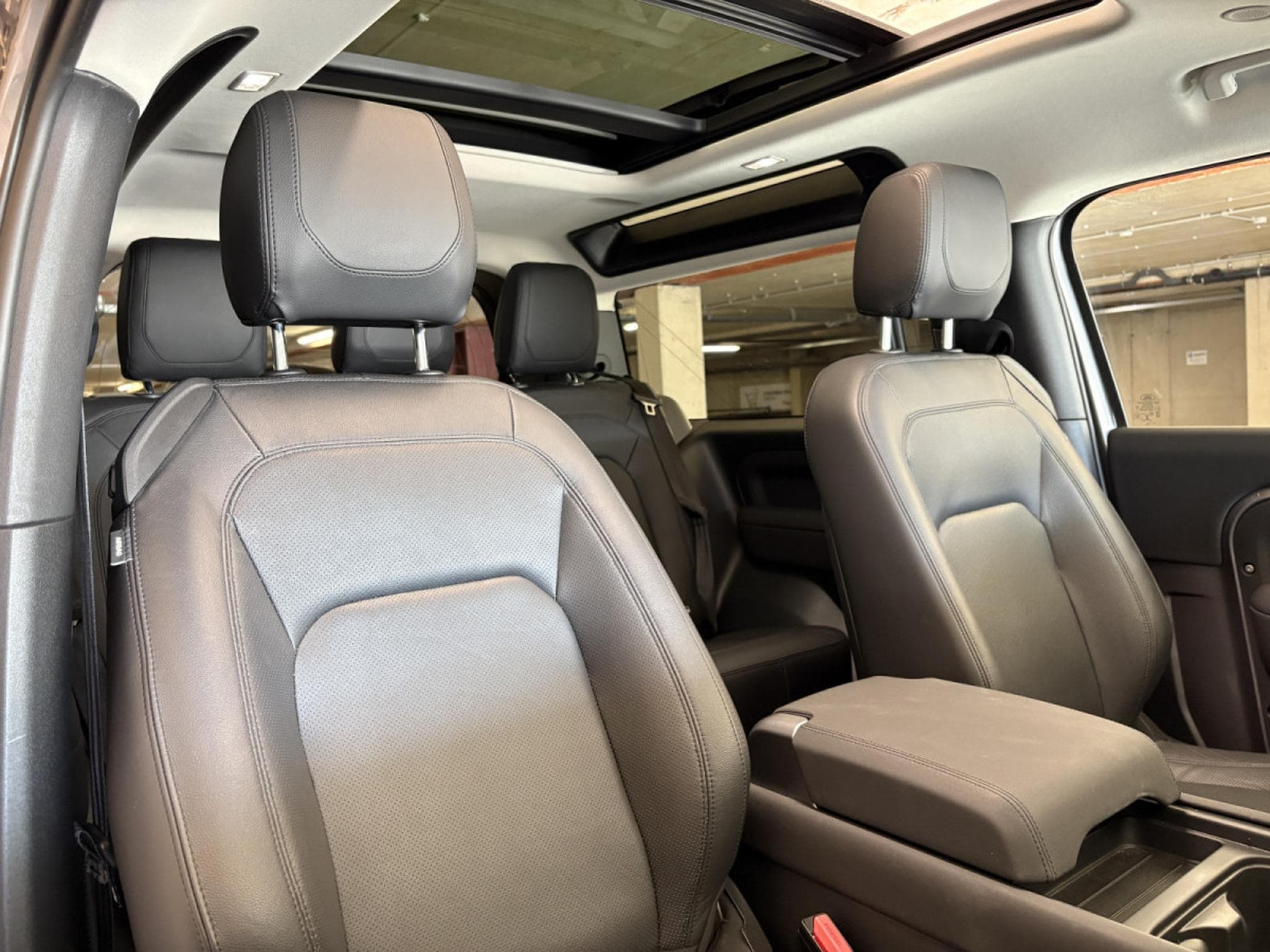 Land-Rover Defender DEFENDER 90 S 3.0 D200/ PANORAMA/ APPLE CAR PLAY/ (2023) - Photo 24