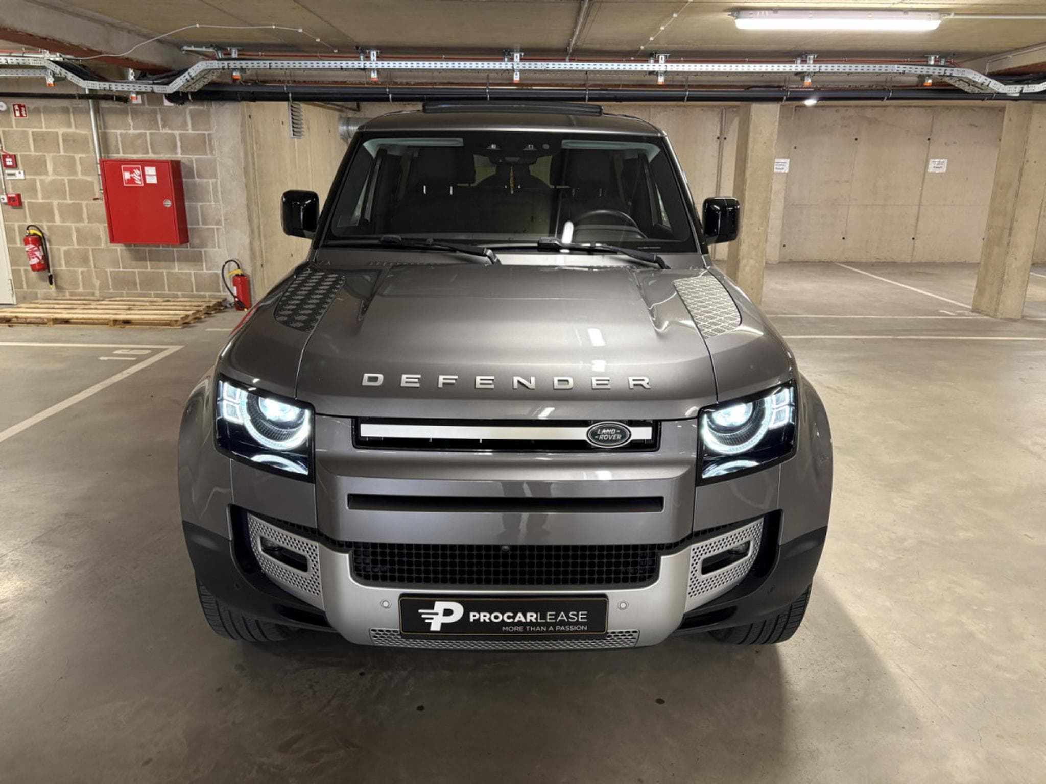 Land-Rover Defender DEFENDER 90 S 3.0 D200/ PANORAMA/ APPLE CAR PLAY/ (2023) - Photo 6