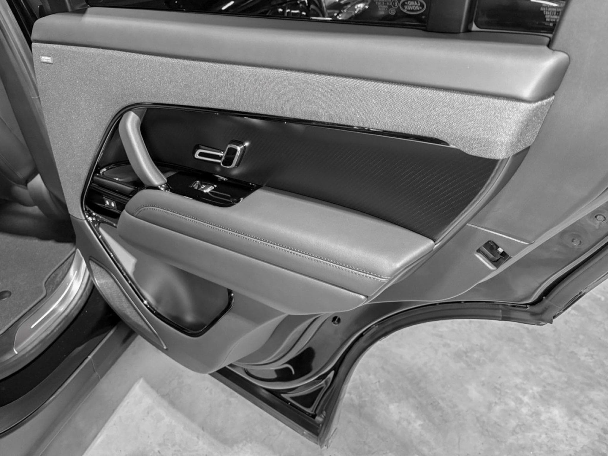 Land-Rover Range Rover Sport P635 SV EDITION ONE/ FULL CARBON / ECHANGE;REPRISE POSSIBLE (2024) - Photo 22