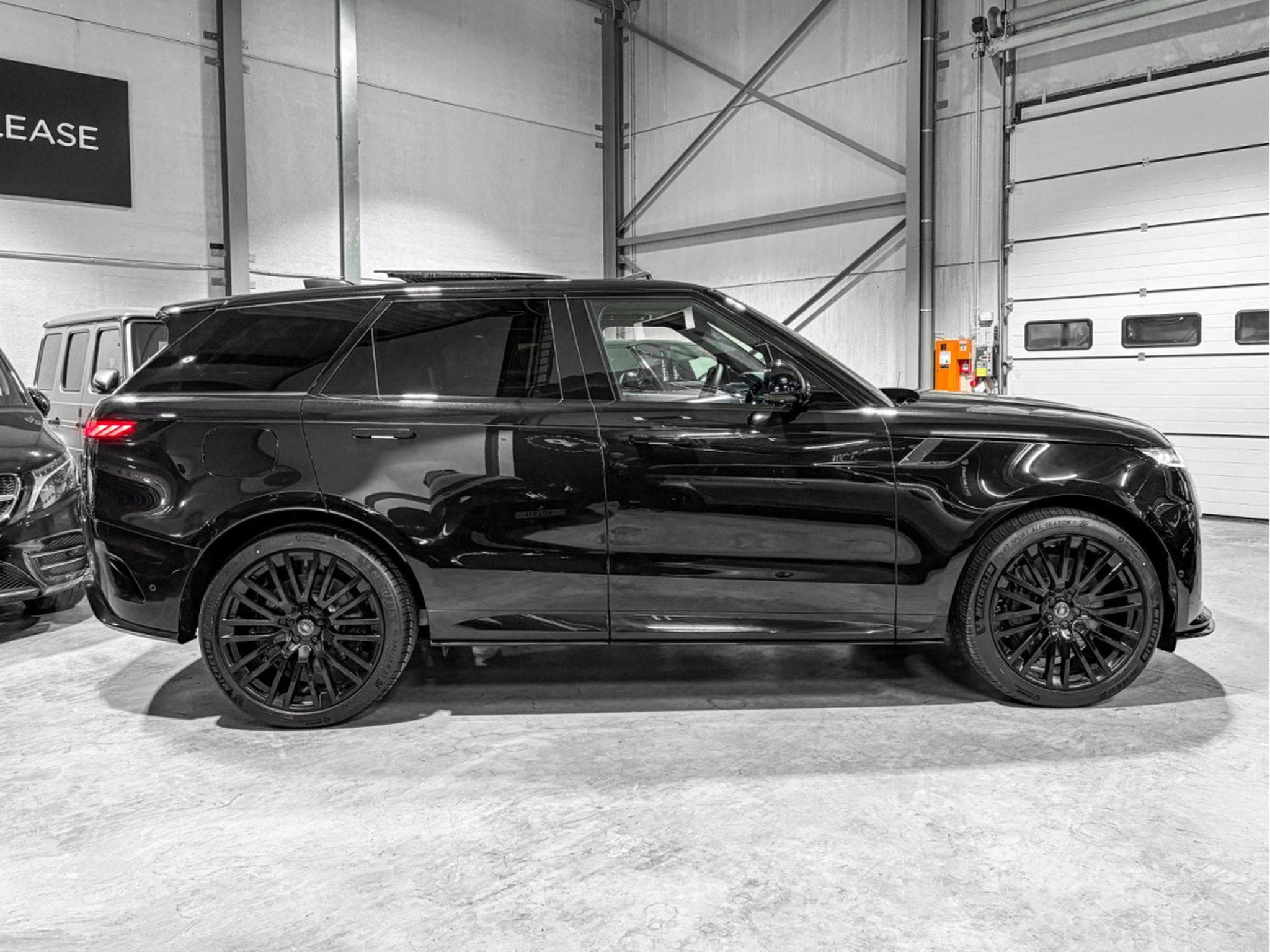 Land-Rover Range Rover Sport P635 SV EDITION ONE/ FULL CARBON / ECHANGE;REPRISE POSSIBLE (2024) - Photo 5