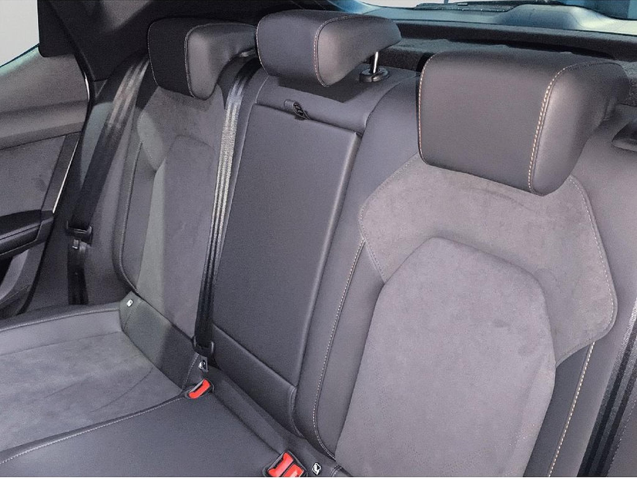 Cupra Leon (2025) - Photo 10