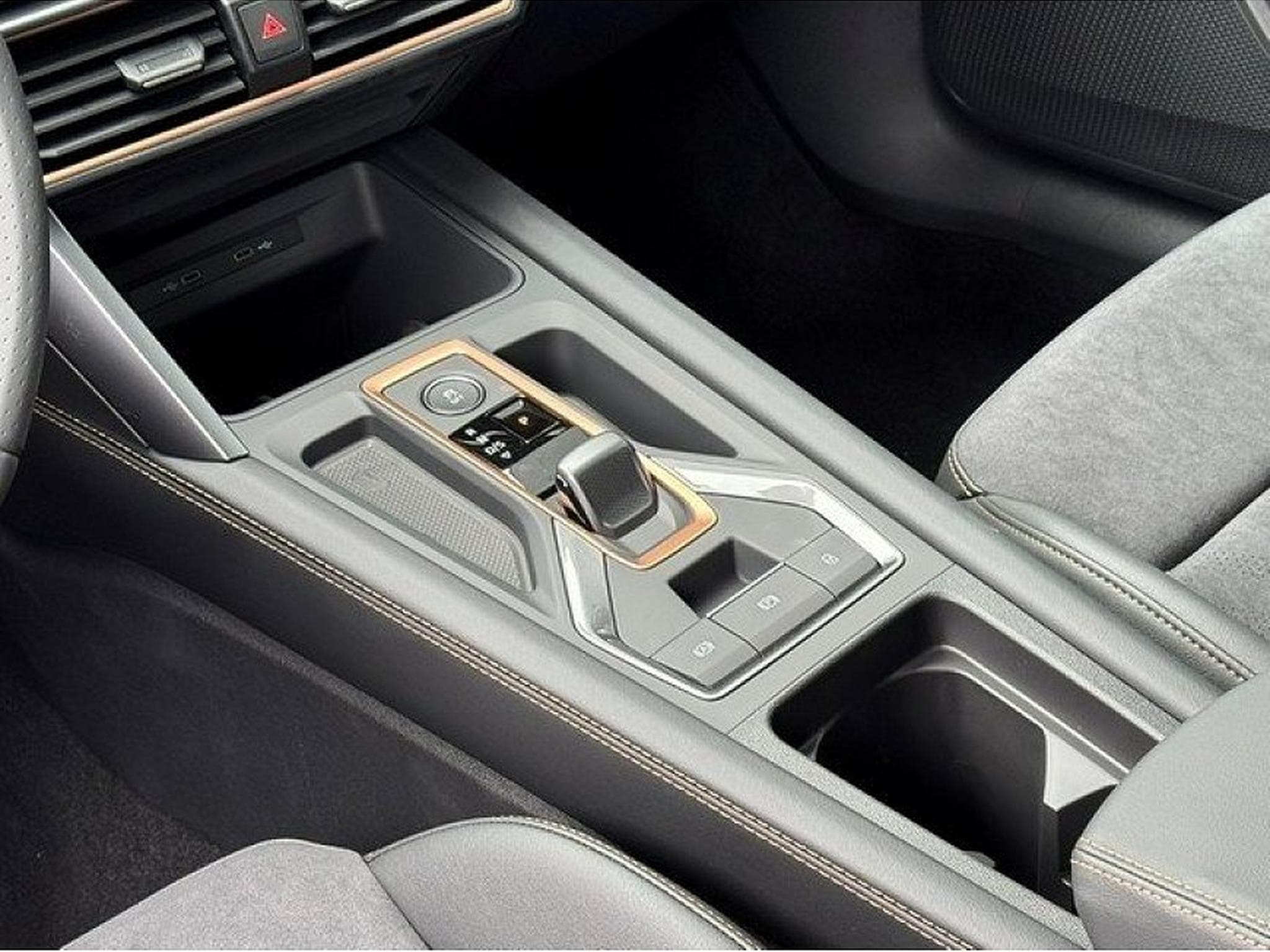 Cupra Leon (2024) - Photo 6