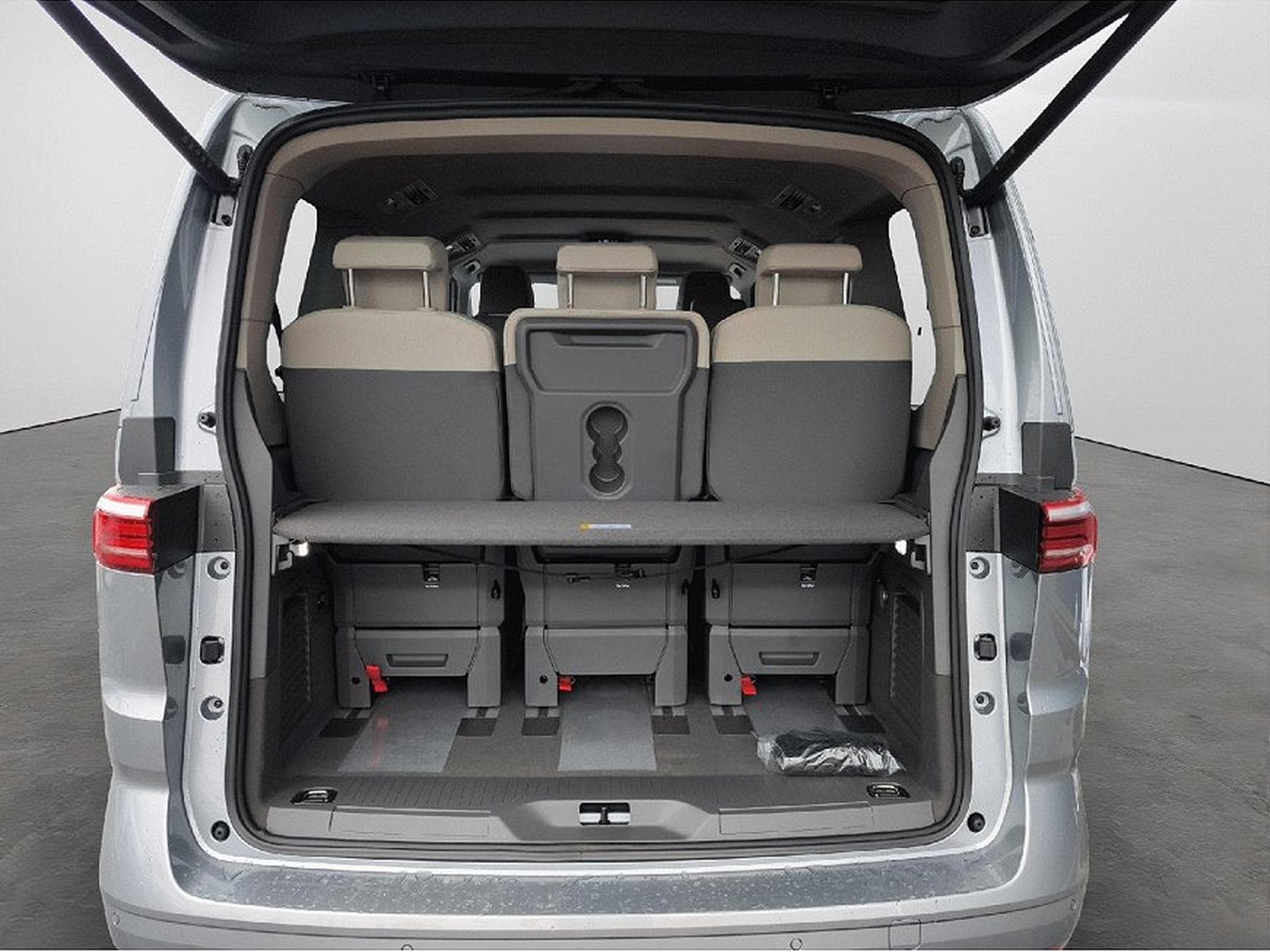 VW Multivan (2025) - Photo 14