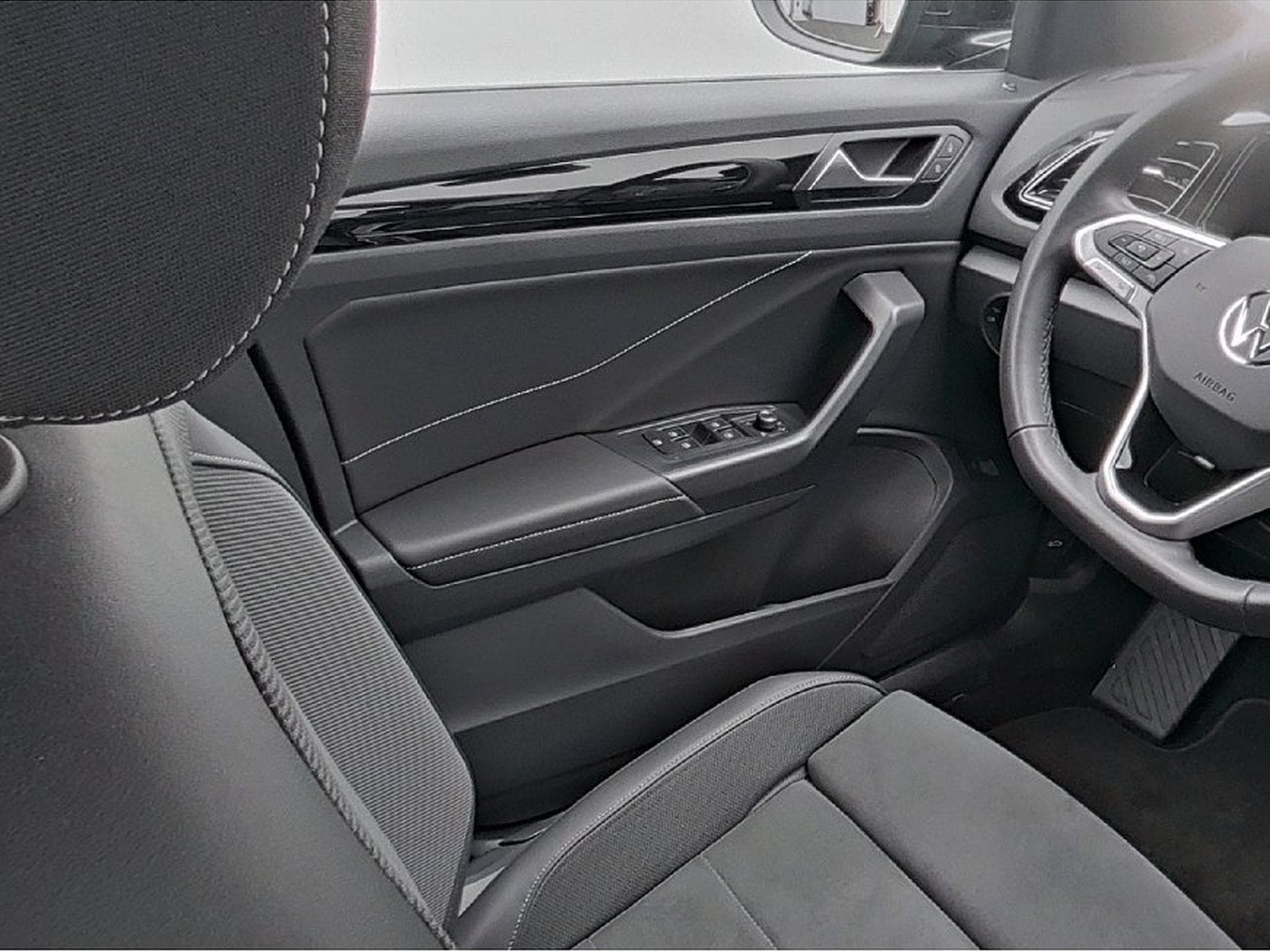 VW T-Roc (2025) - Photo 11