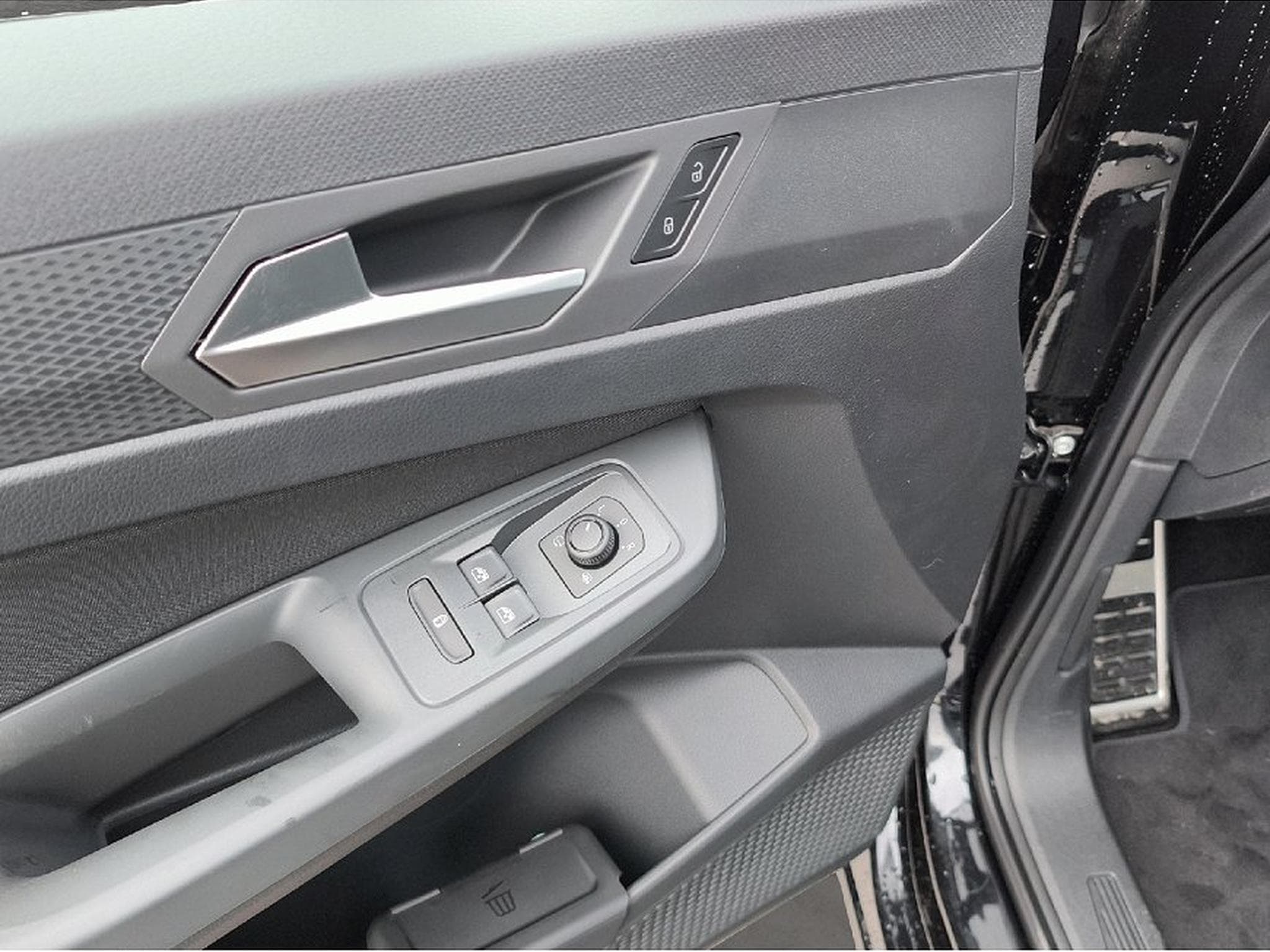 VW Caddy (2025) - Photo 9