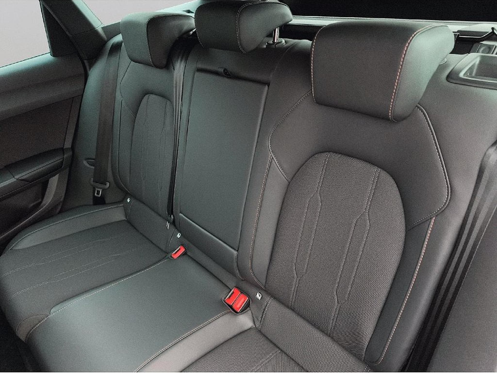 Cupra Leon (2025) - Photo 10