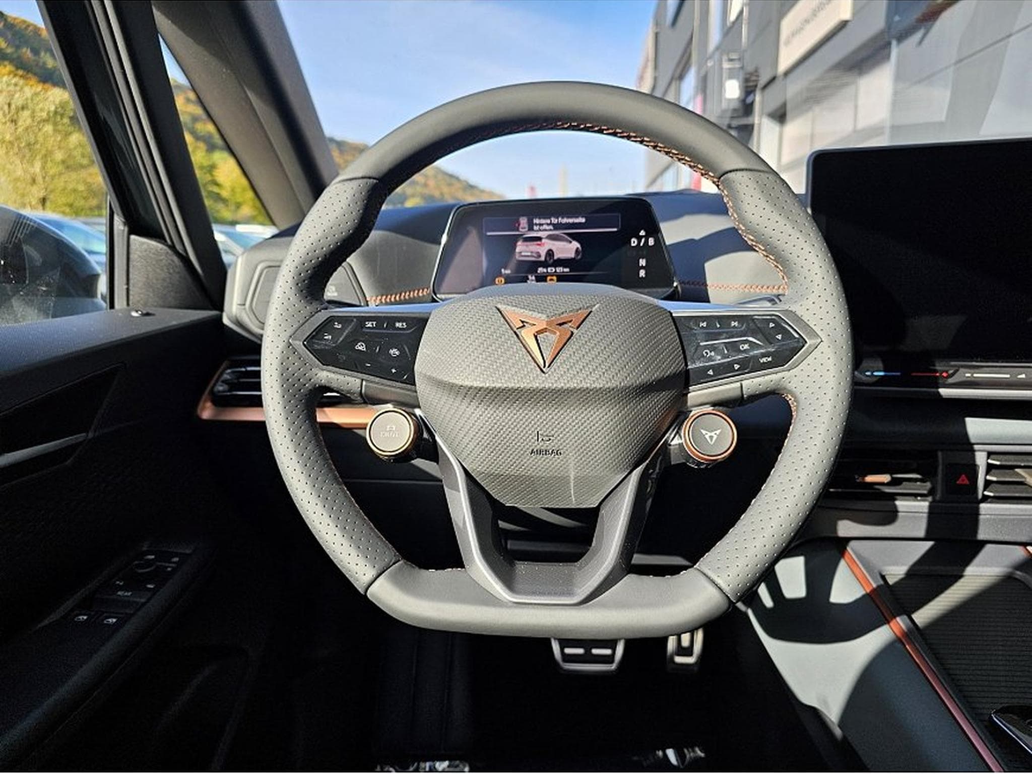 Cupra Born (2024) - Photo 10