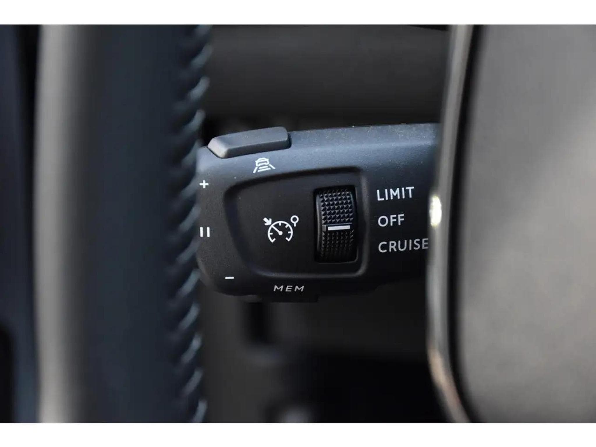 Peugeot 2008 (2025) - Photo 21