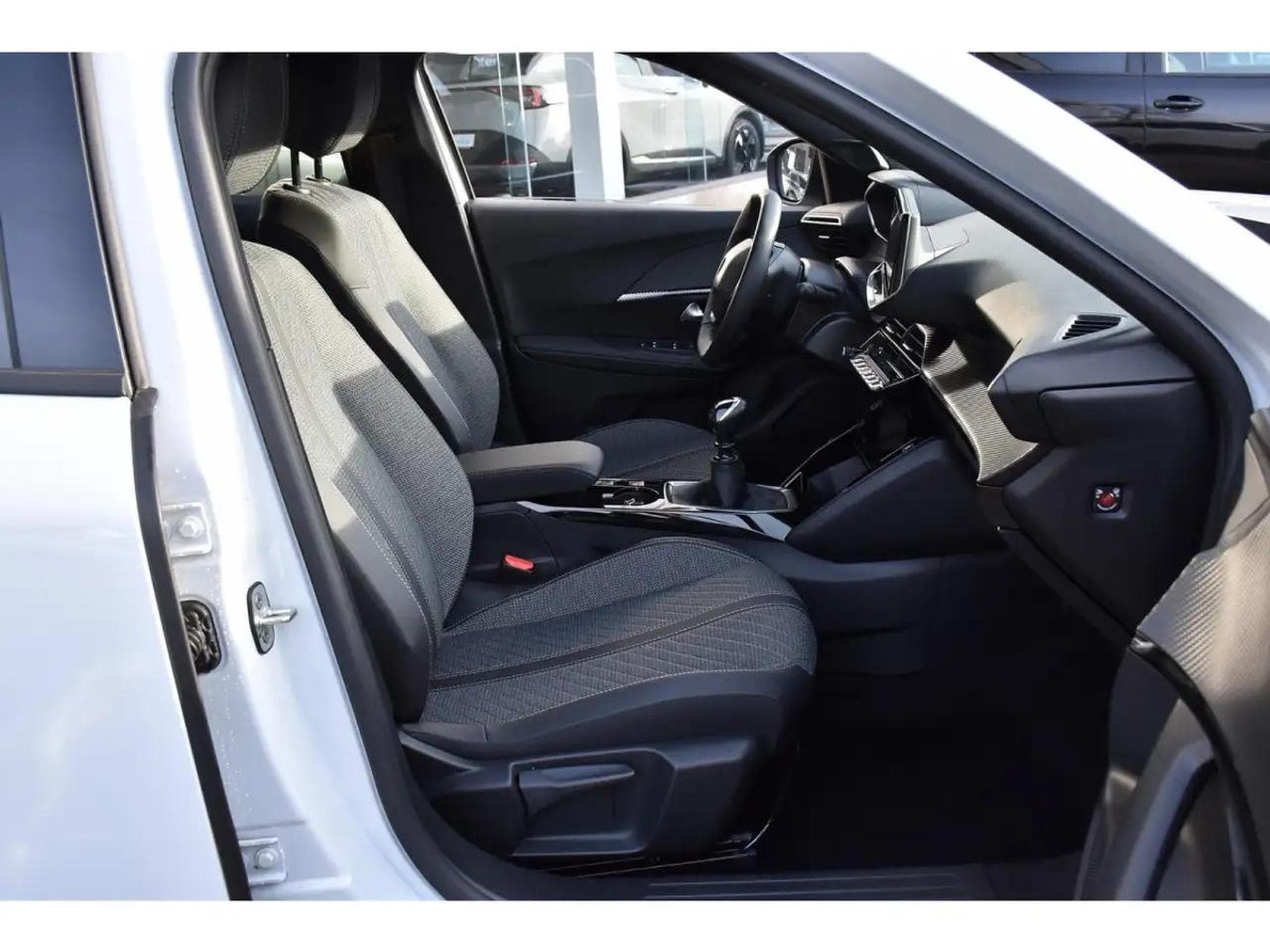 Peugeot 2008 (2025) - Photo 7