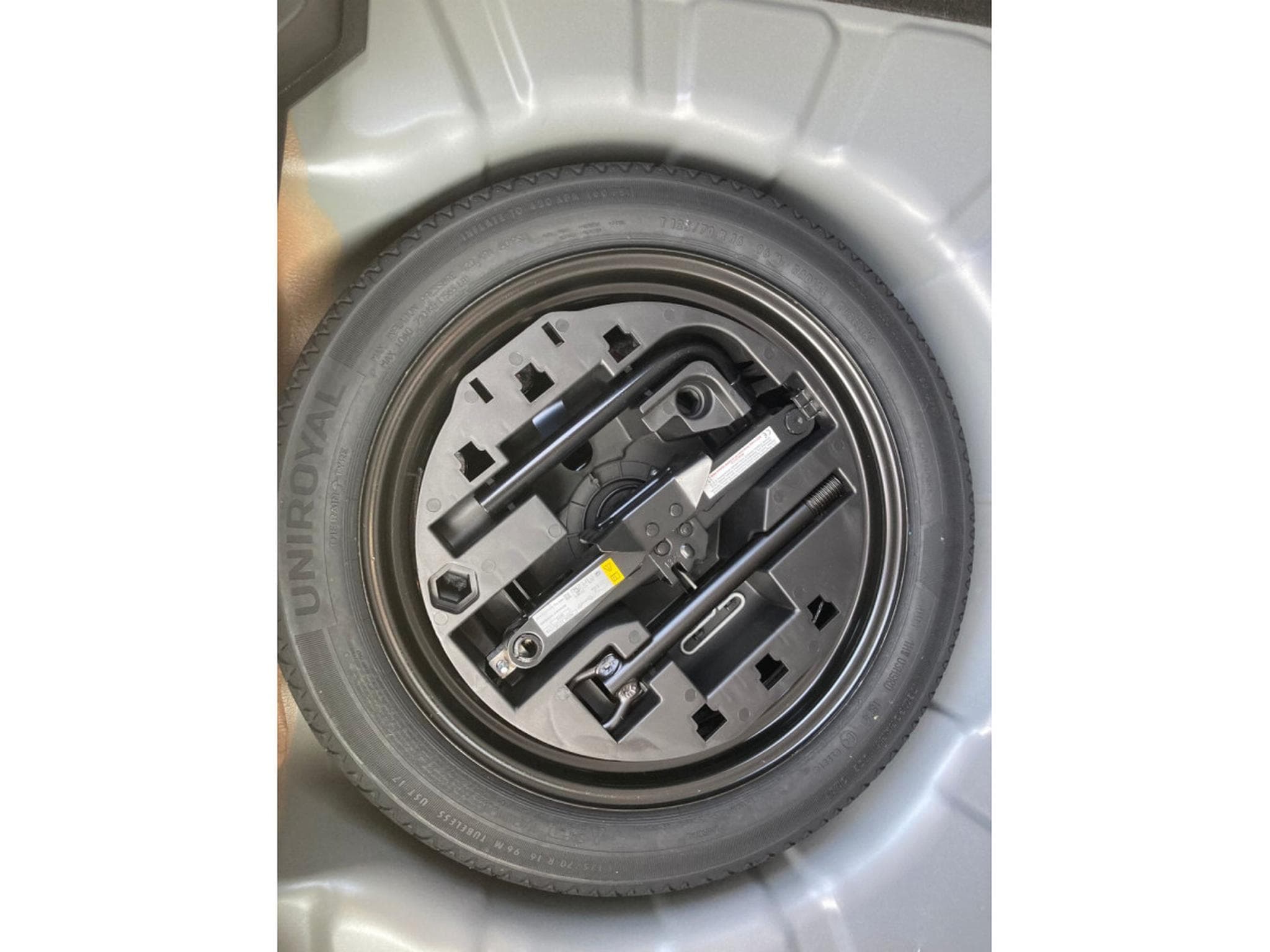 Renault Clio 1.0 TCe 90  Evolution (2025) - Photo 21