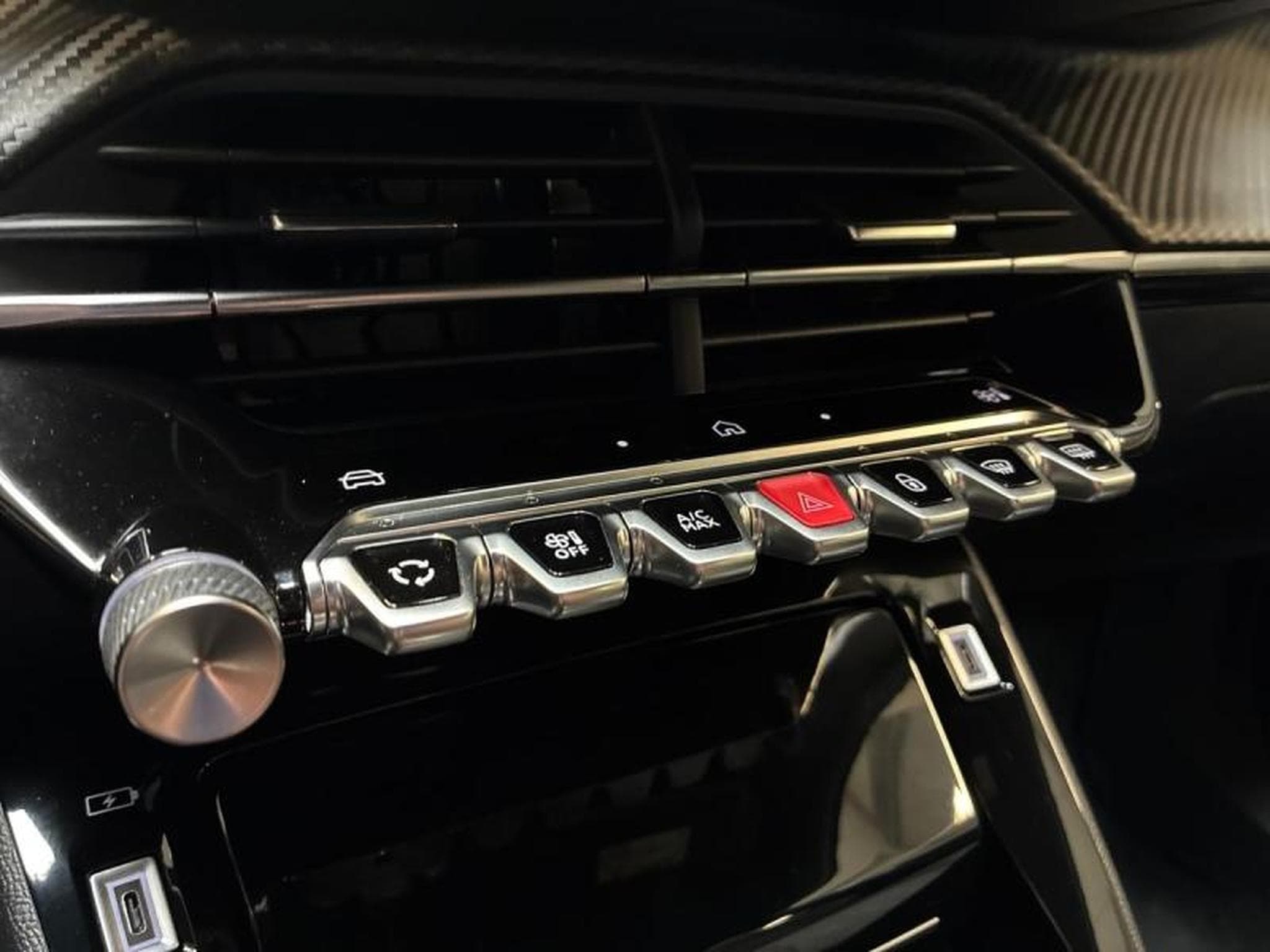 PEUGEOT 2008 1.2 100ch S&S Allure (2024) - Photo 12