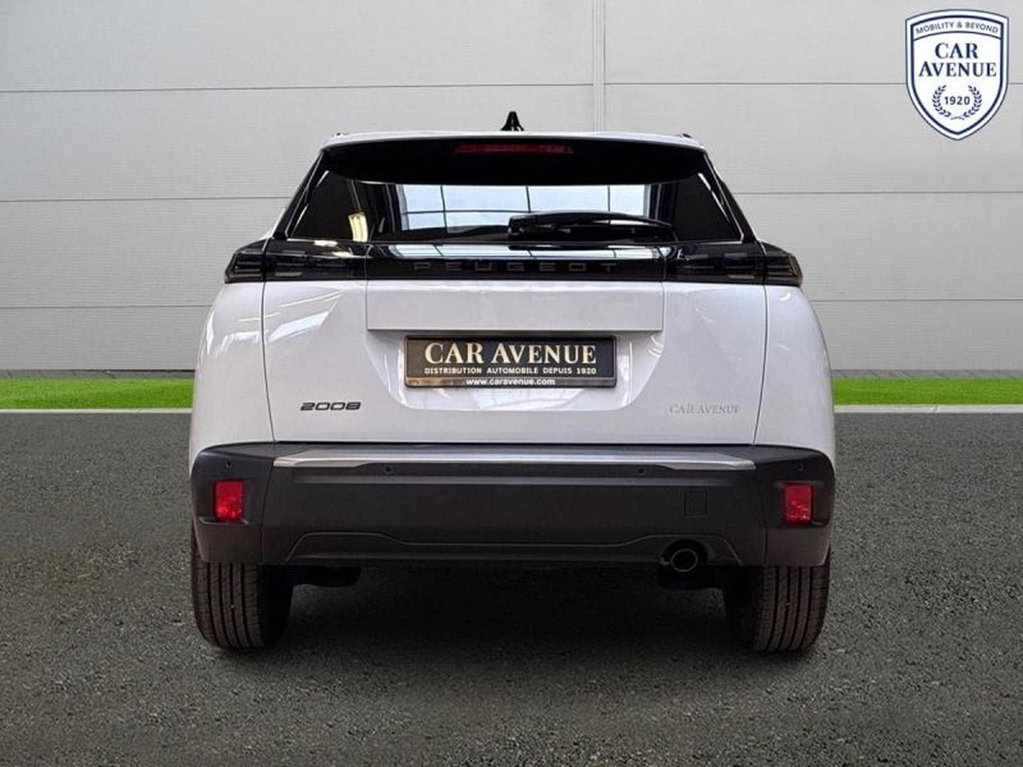 PEUGEOT 2008 1.2 100ch S&S Allure (2024) - Photo 4