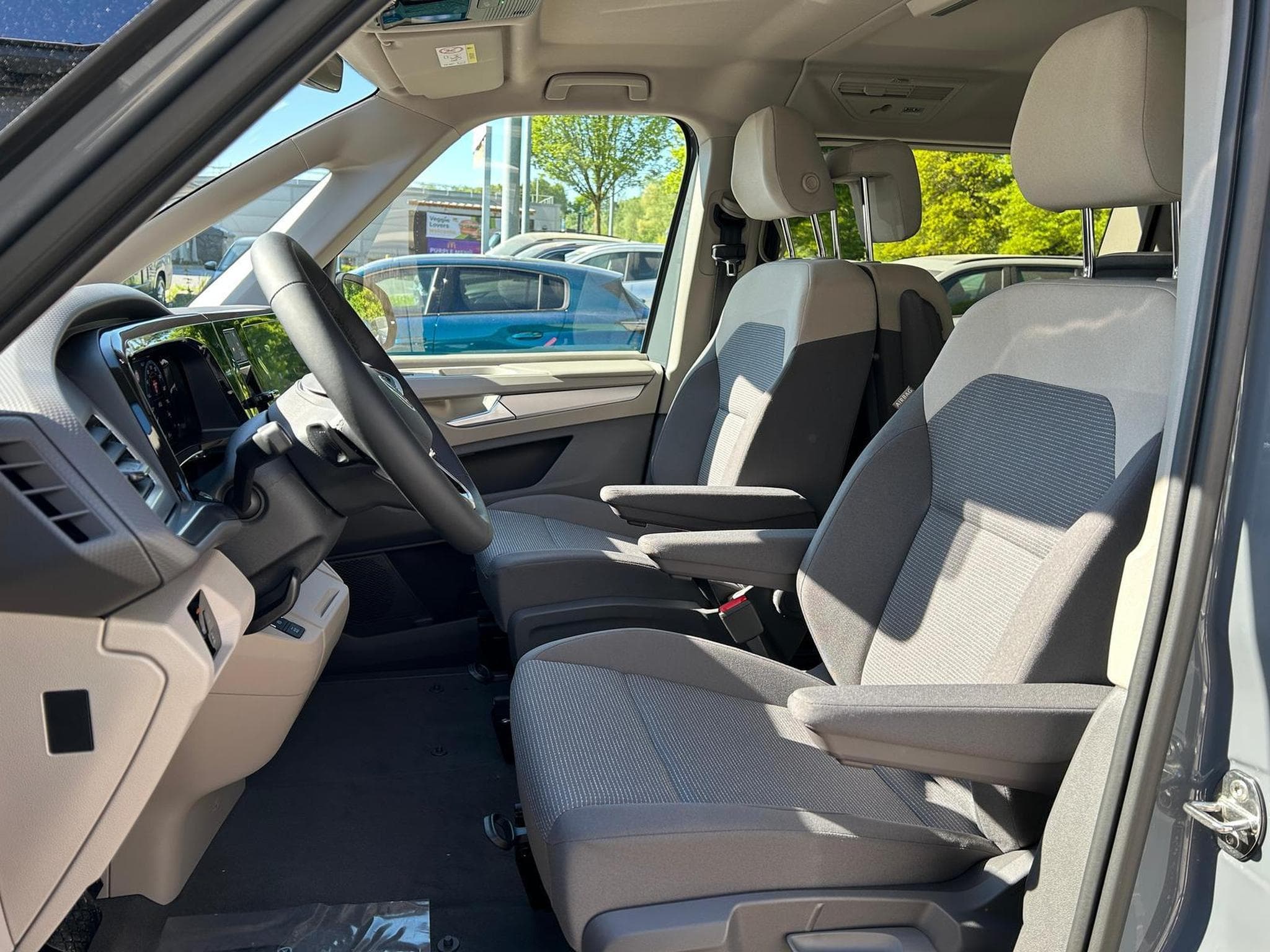 VW T7 Business (2026) - Photo 8