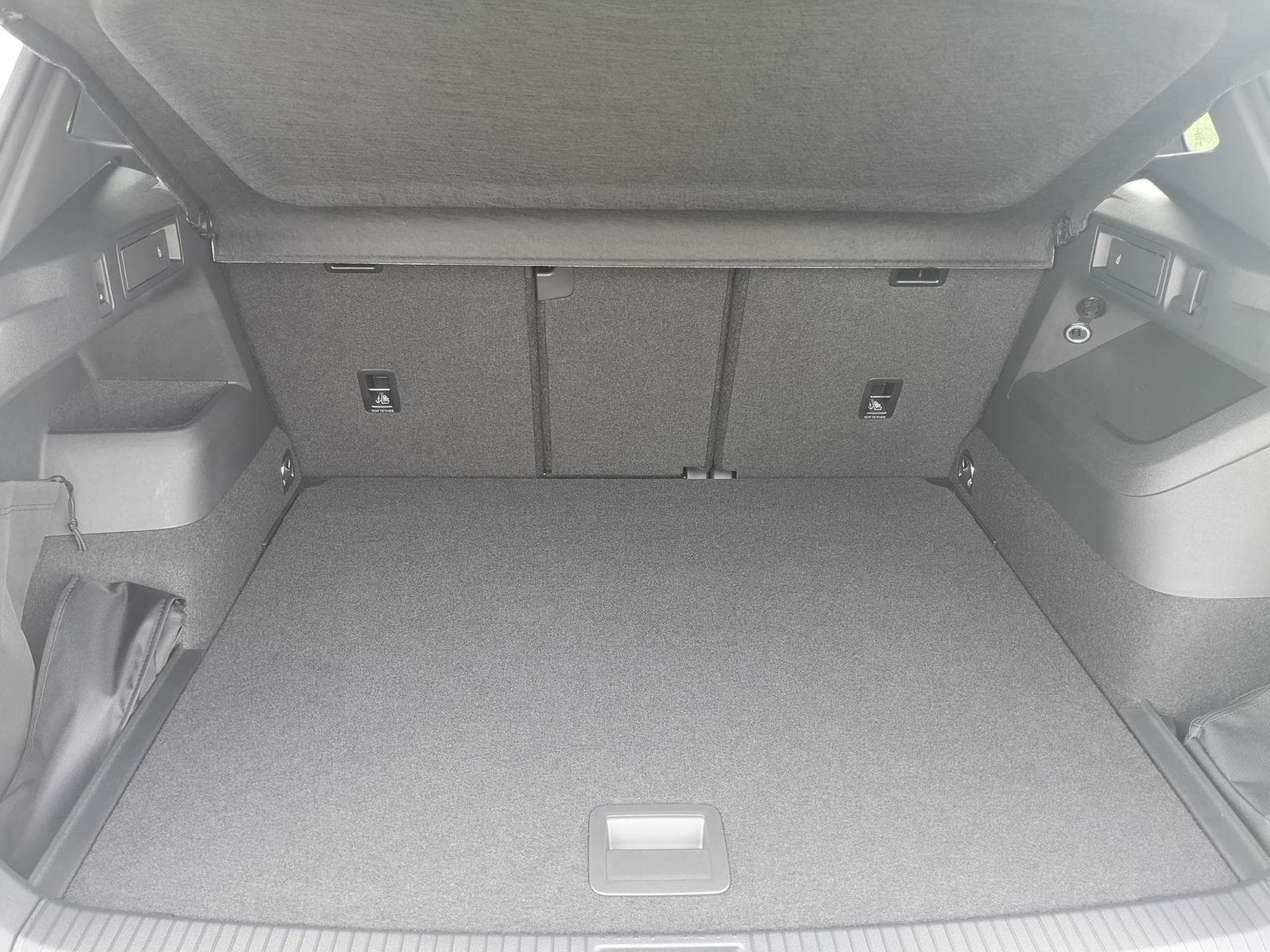 VW Tiguan 2.0 TDI 142 kW 4Motion R-Line (2025) - Photo 11