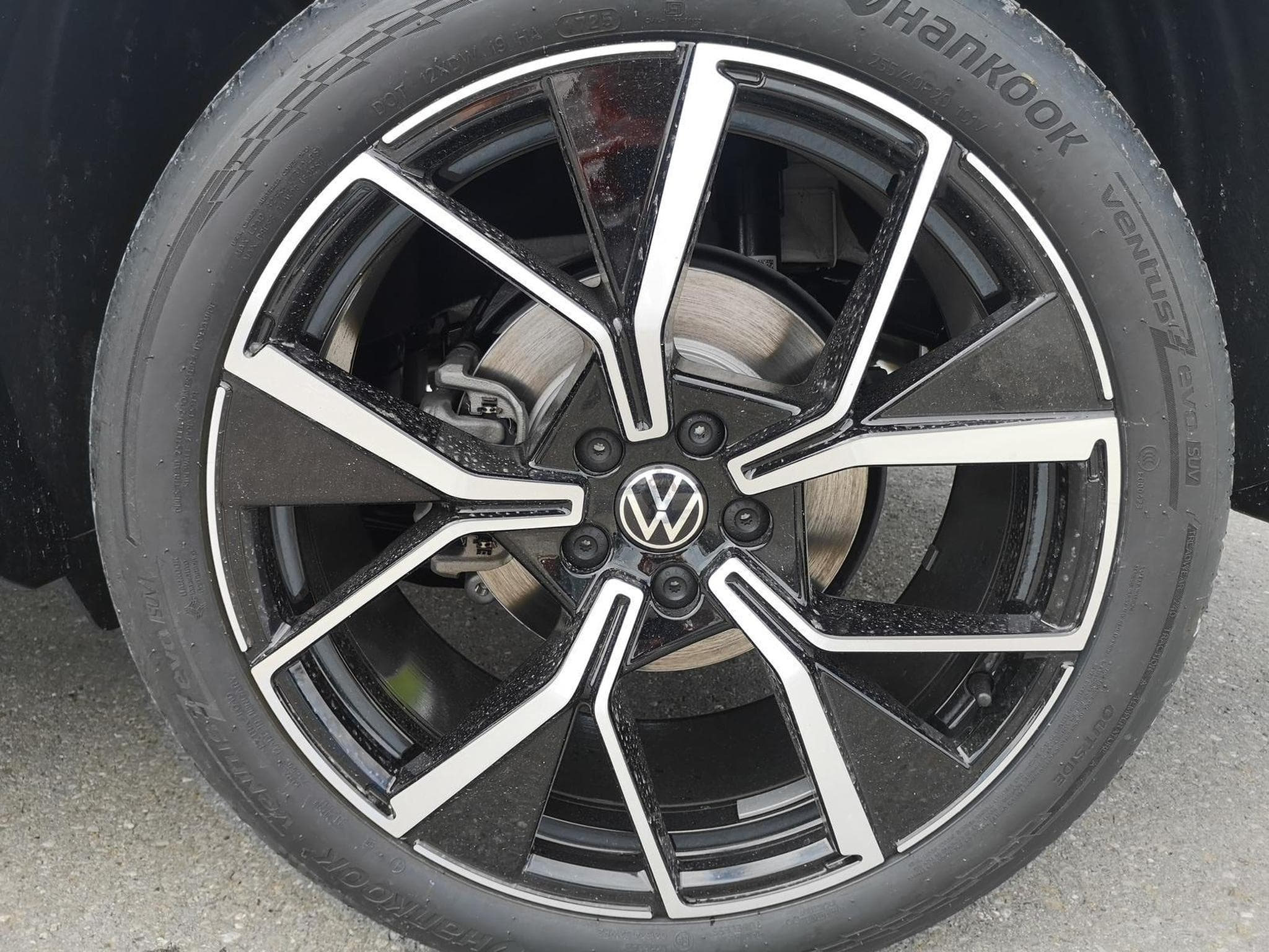 VW Tiguan 2.0 TDI 142 kW 4Motion R-Line (2025) - Photo 5