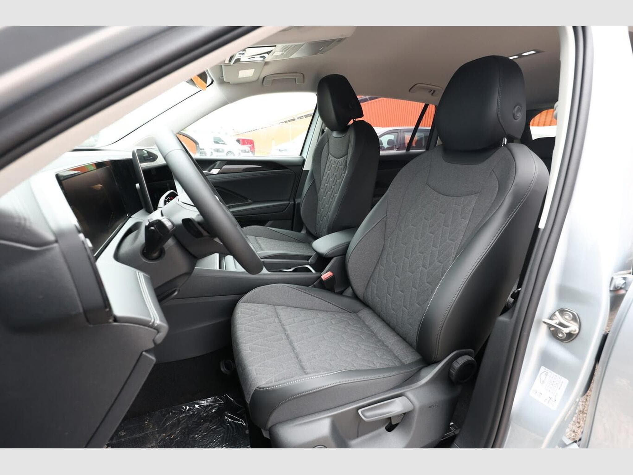 VW Tiguan DSG LED+ 5JGar (2026) - Foto 6