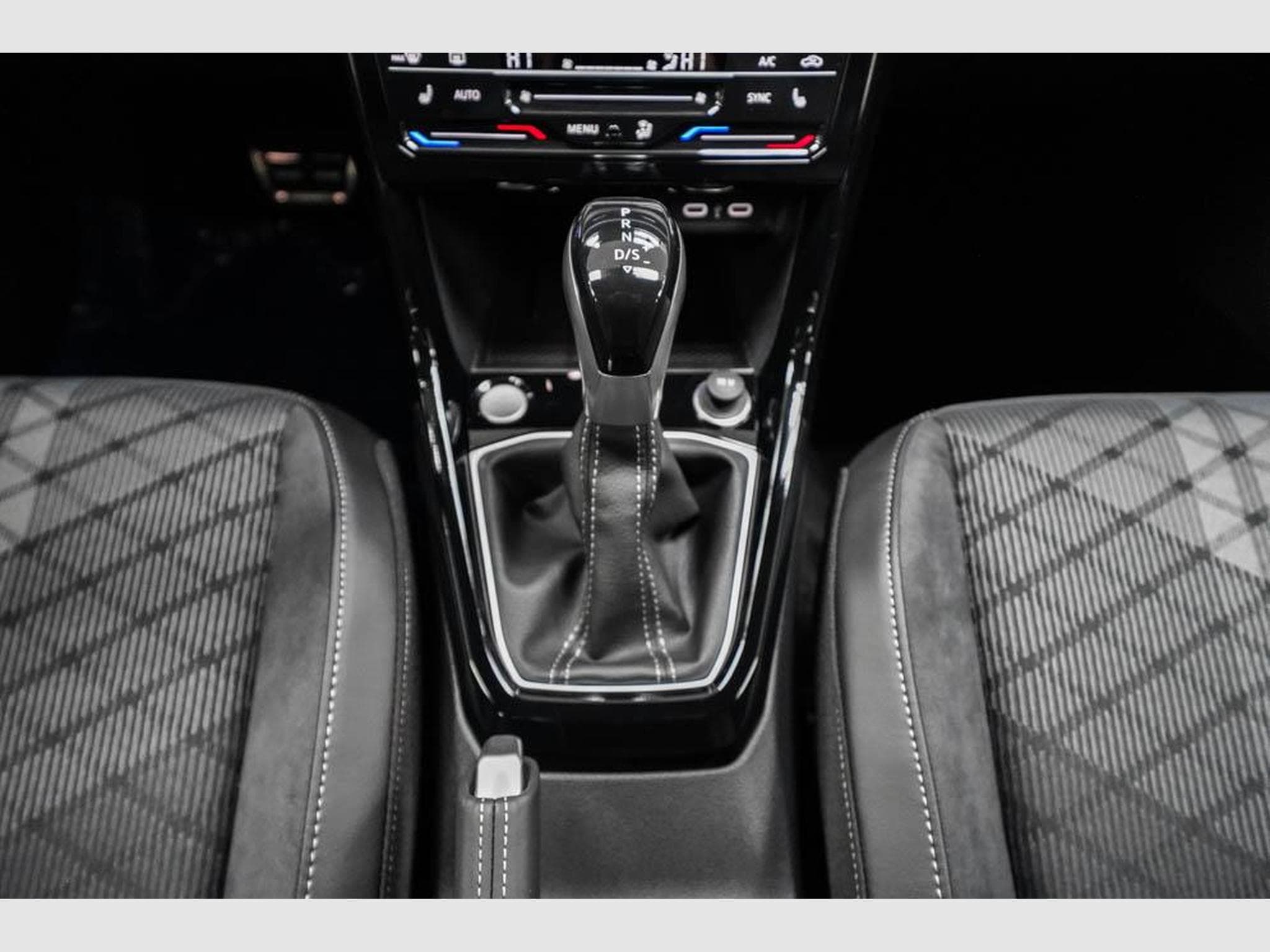 VW T-Cross 1,0 TSI DSG (2026) - Photo 11