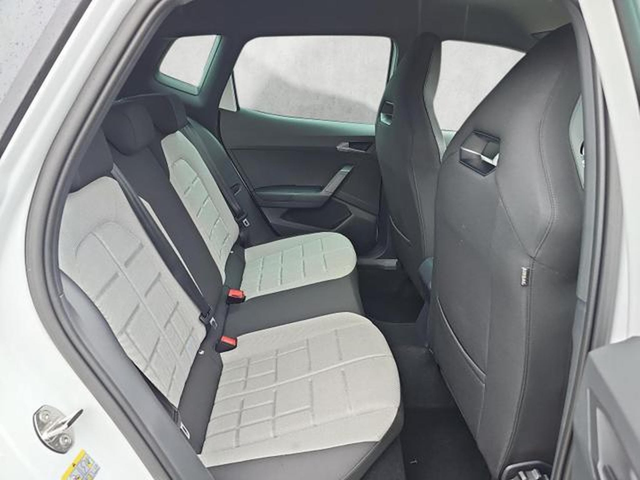 Seat Arona 1.5 TSI 110 kW FR (2026) - Photo 13