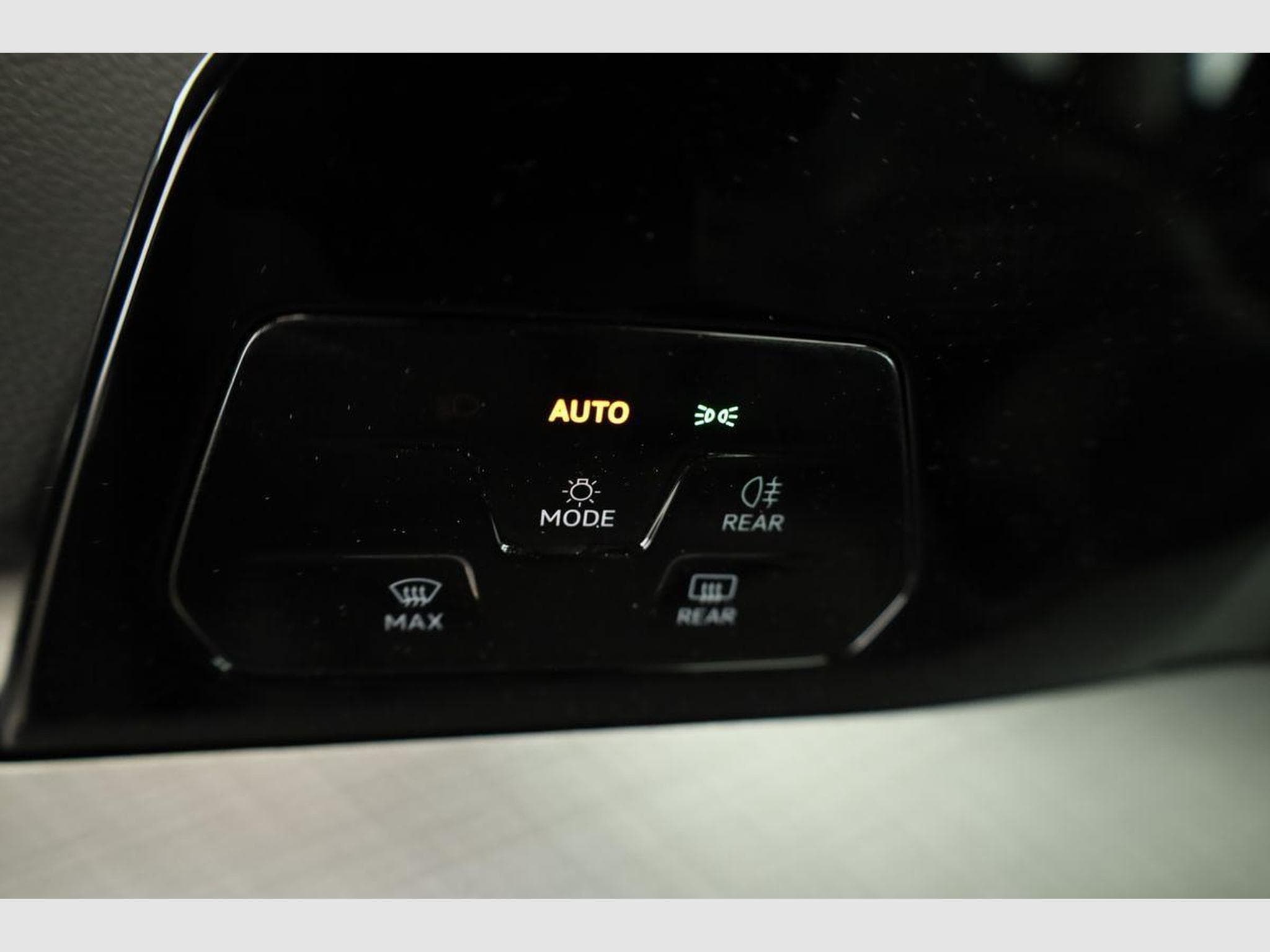 VW Golf Variant LIFE (2026) - Foto 8
