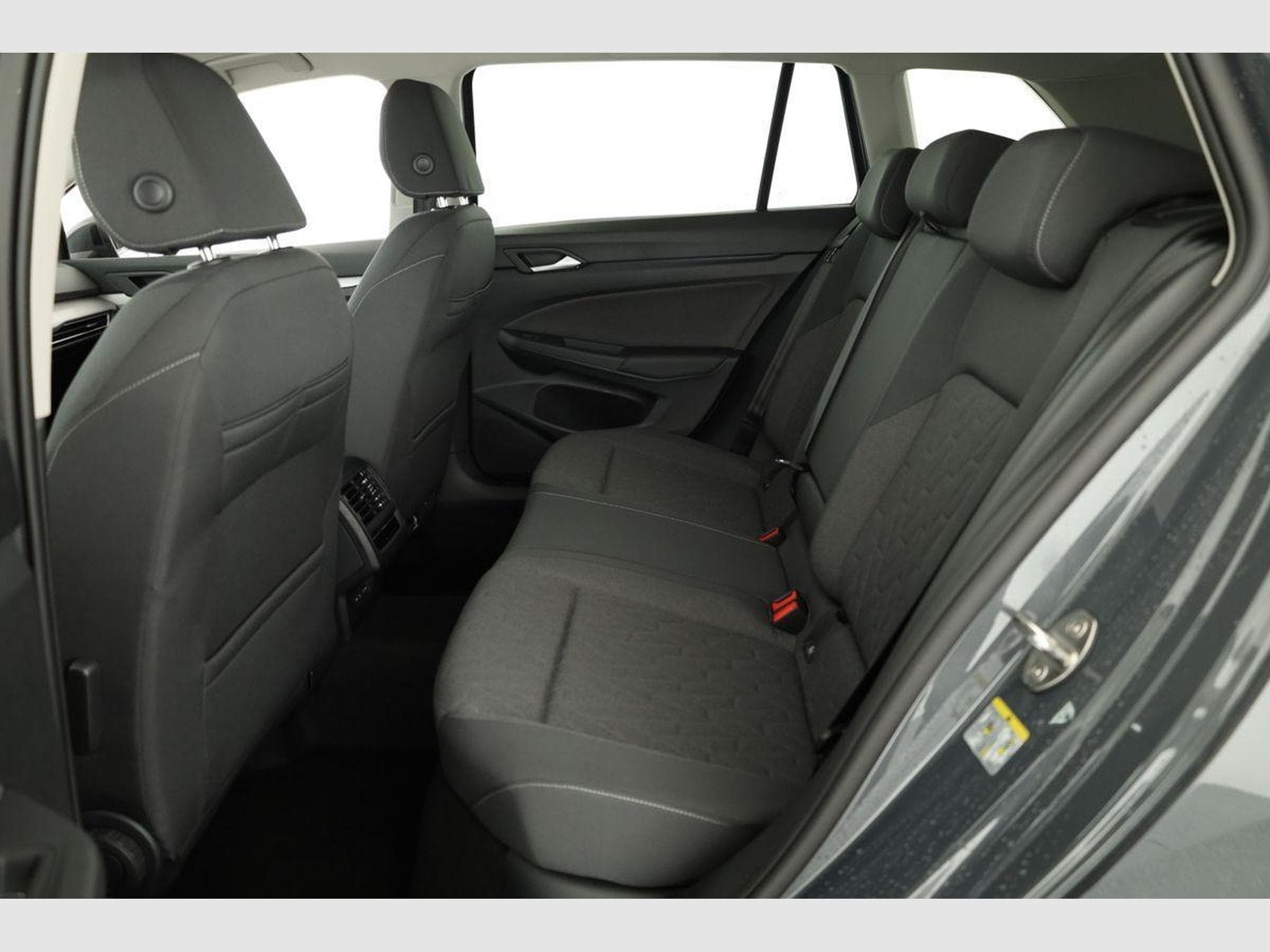 VW Golf Variant VIII 2.0 (2026) - Photo 10