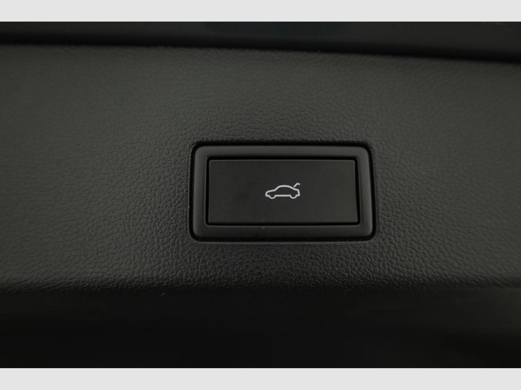 VW Golf Variant VIII 2.0 (2026) - Photo 12