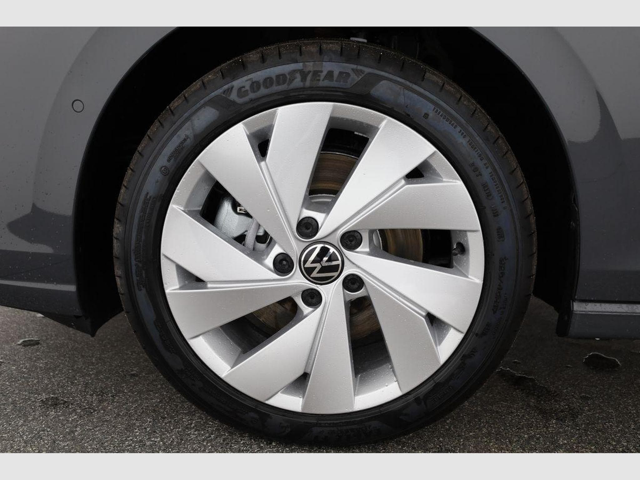 VW Golf Variant VIII 2.0 (2026) - Photo 13