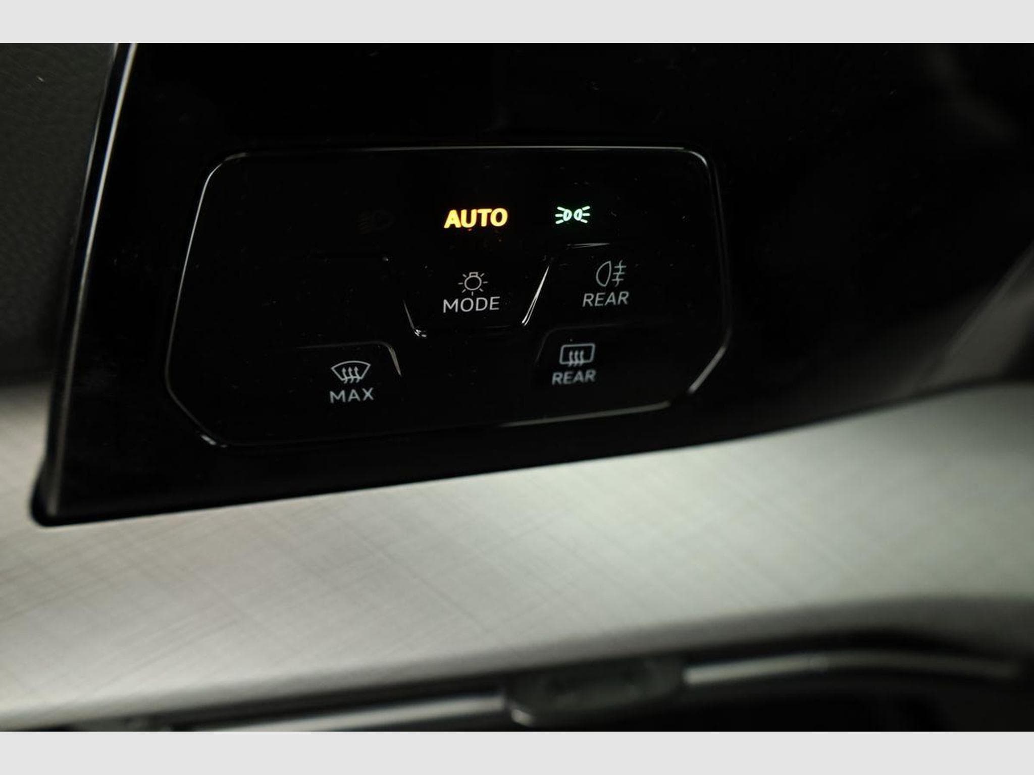 VW Golf Variant VIII 2.0 (2026) - Photo 8