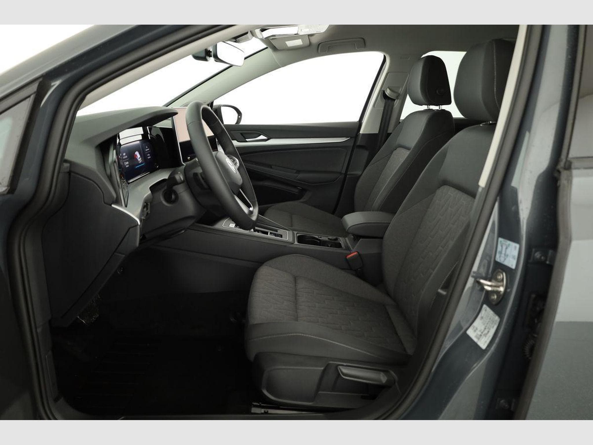 VW Golf Variant VIII 2.0 (2026) - Photo 9